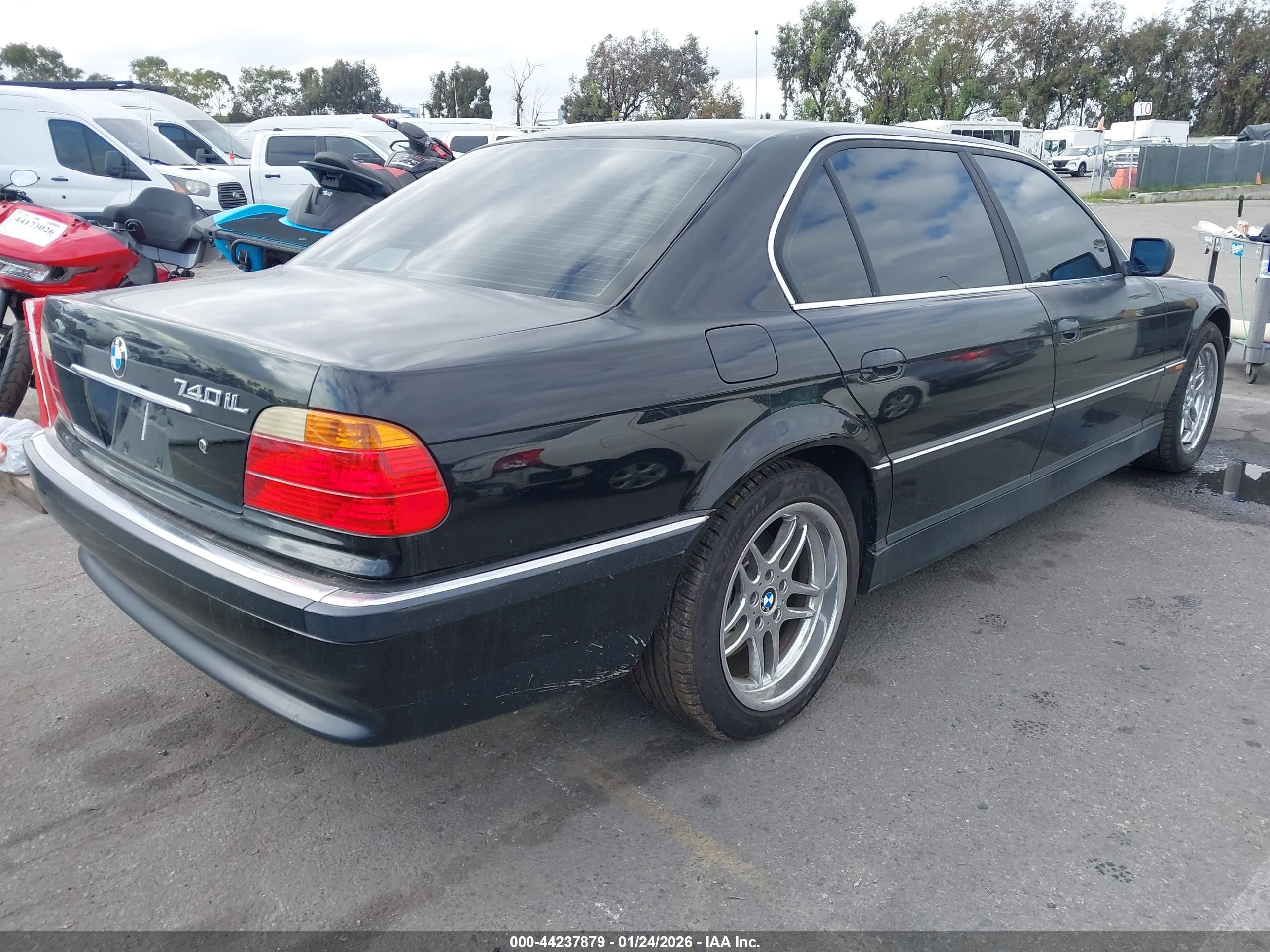 BMW 740IL image 4