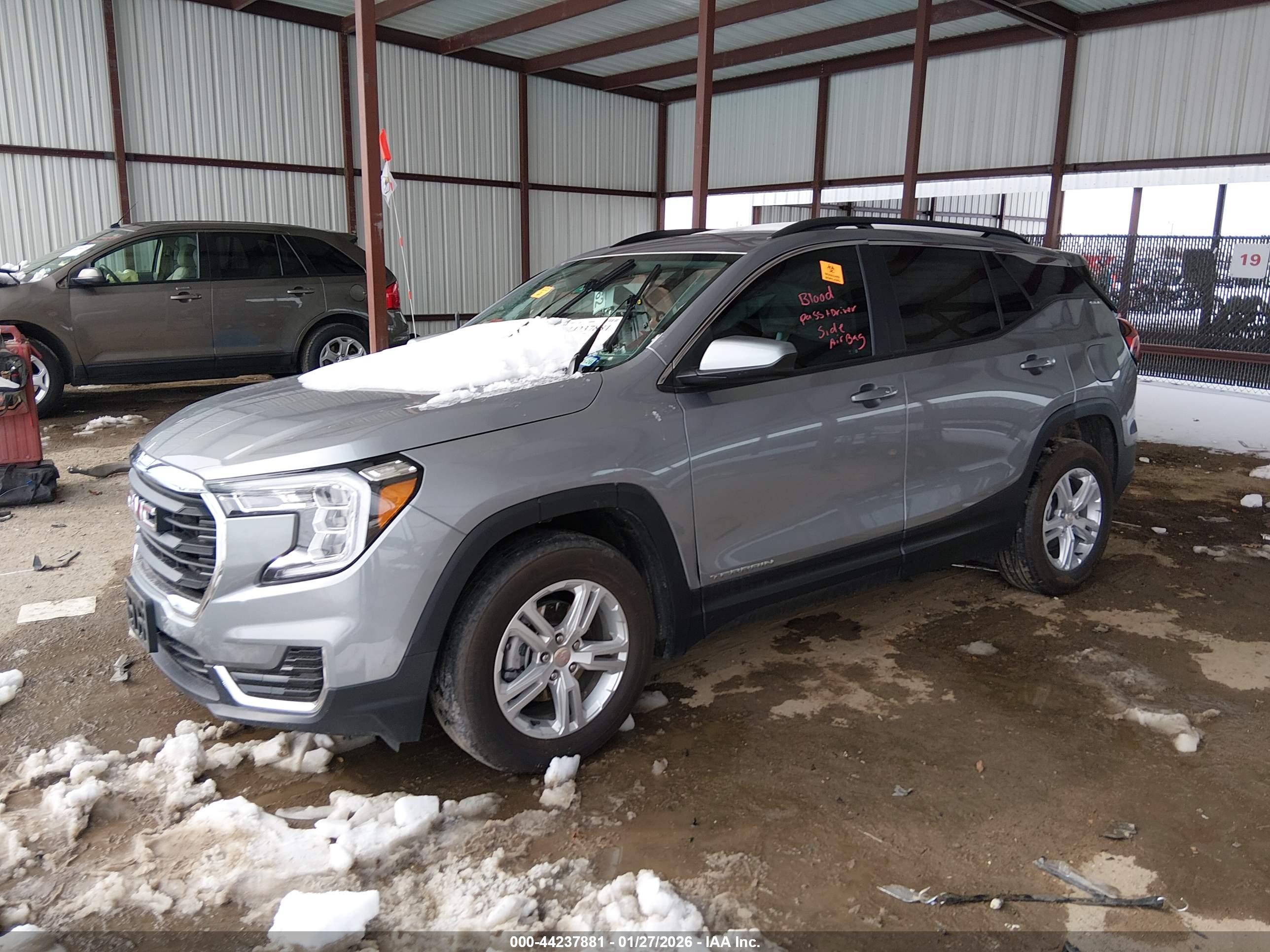 GMC TERRAIN image 2