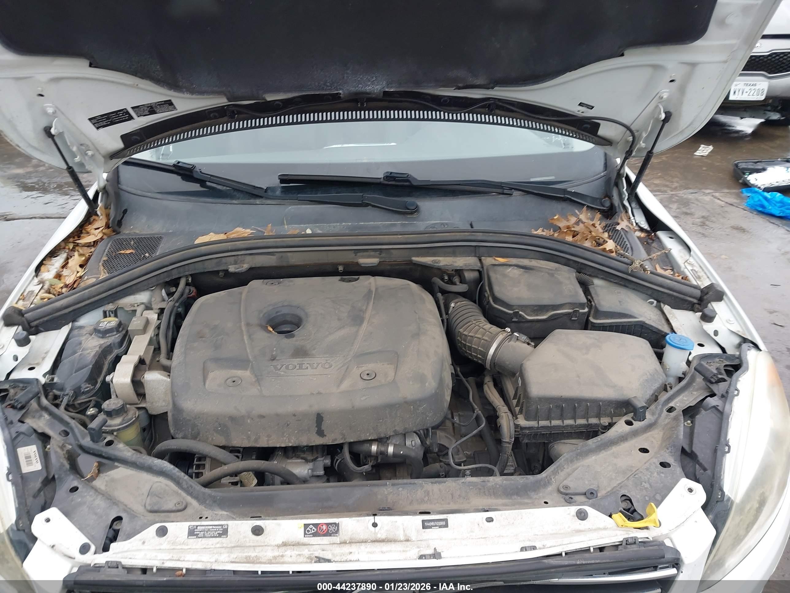 VOLVO XC60 image 10