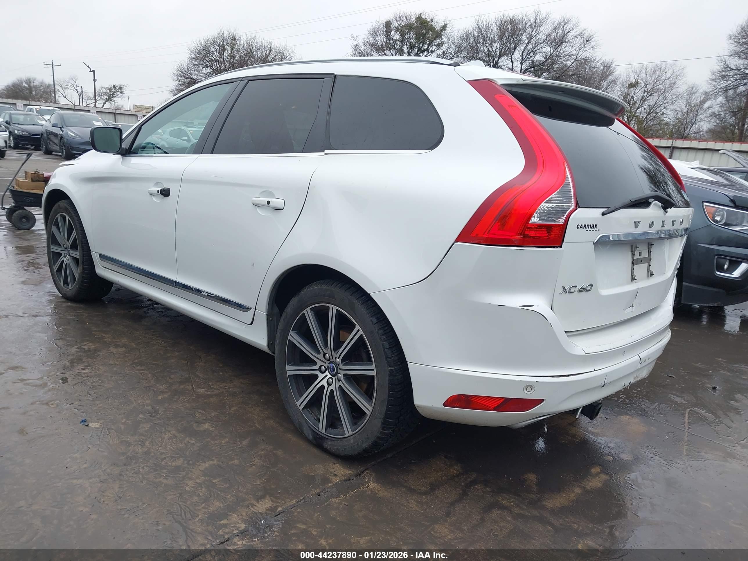 VOLVO XC60 image 3