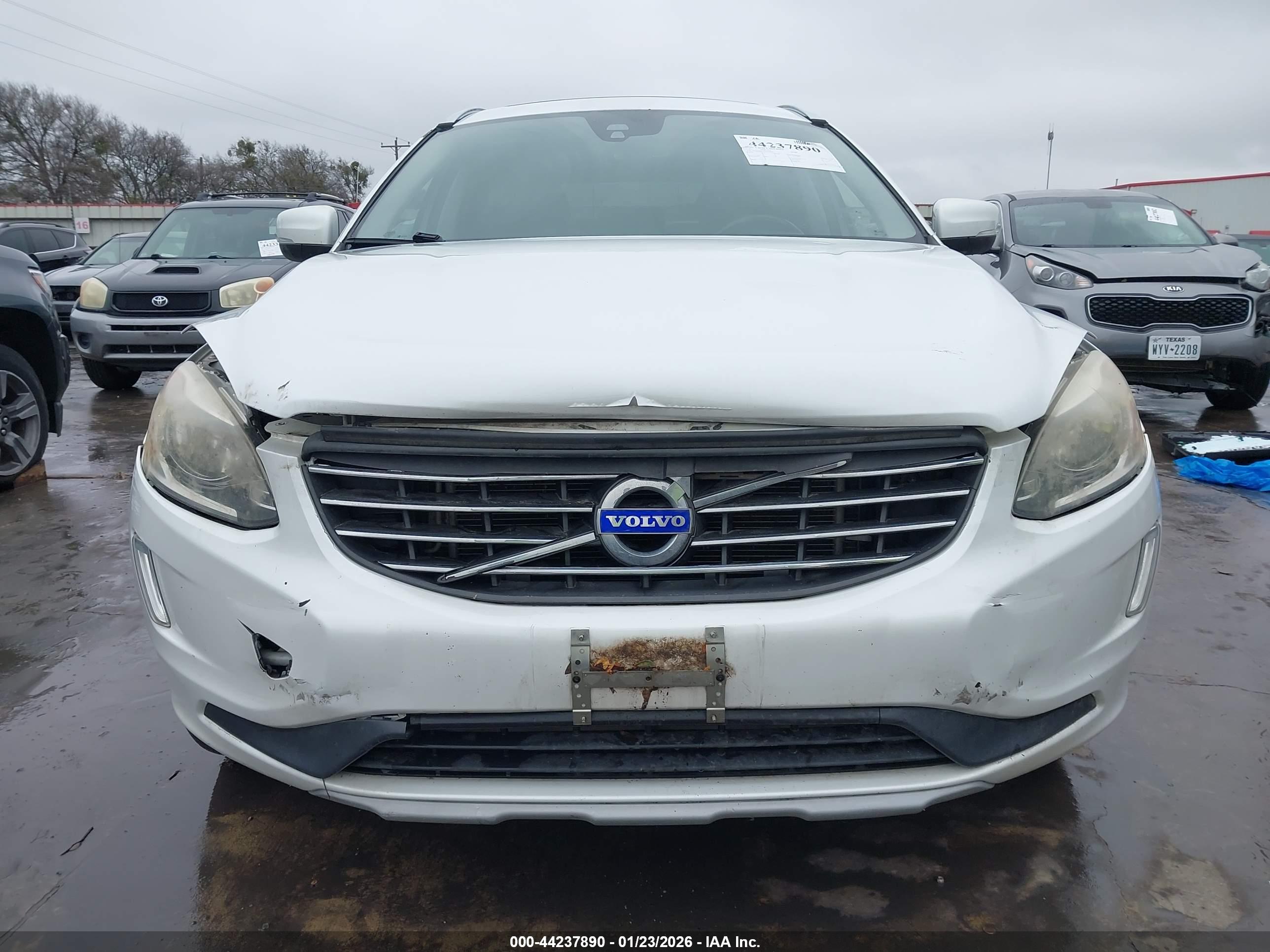VOLVO XC60 image 6
