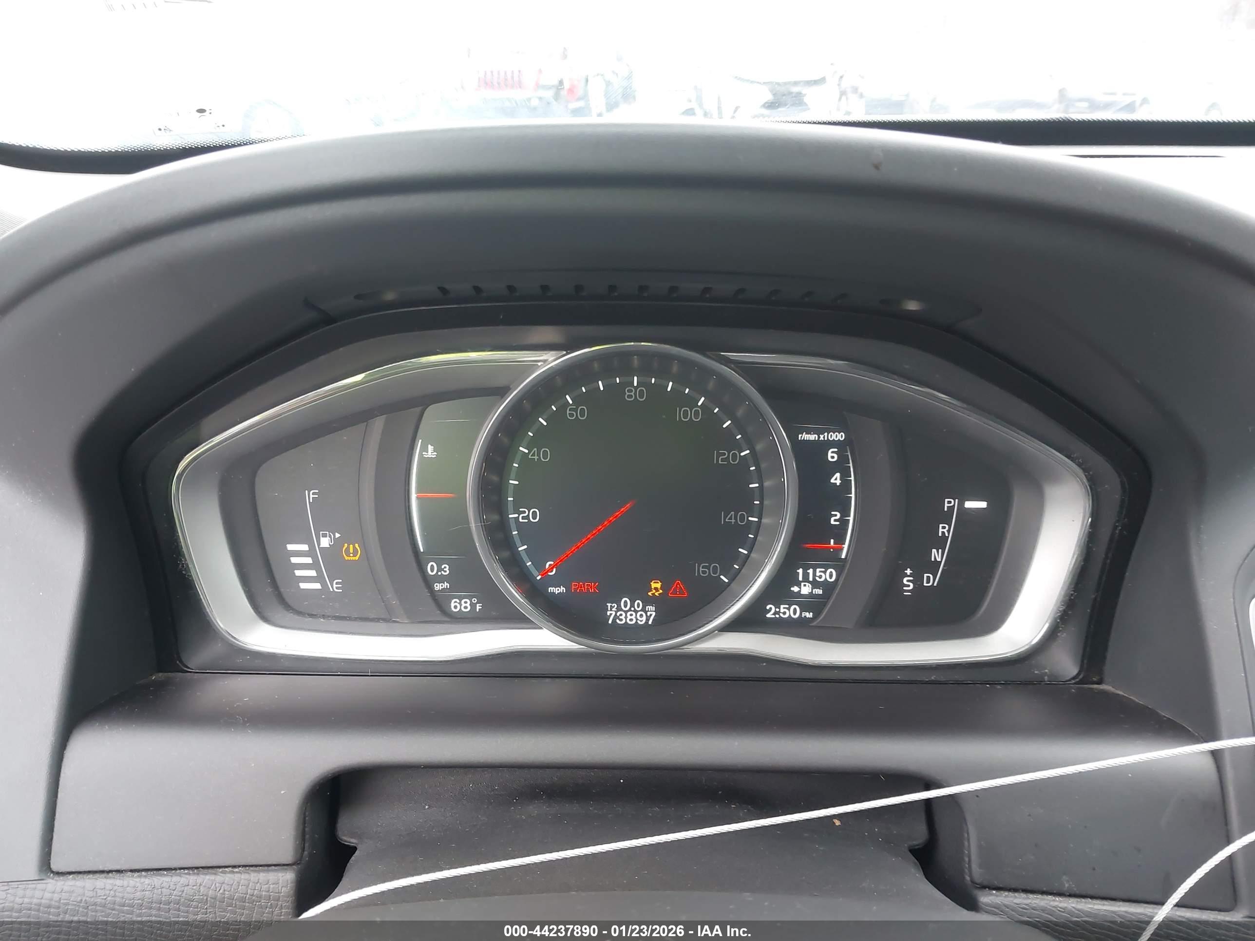 VOLVO XC60 image 7