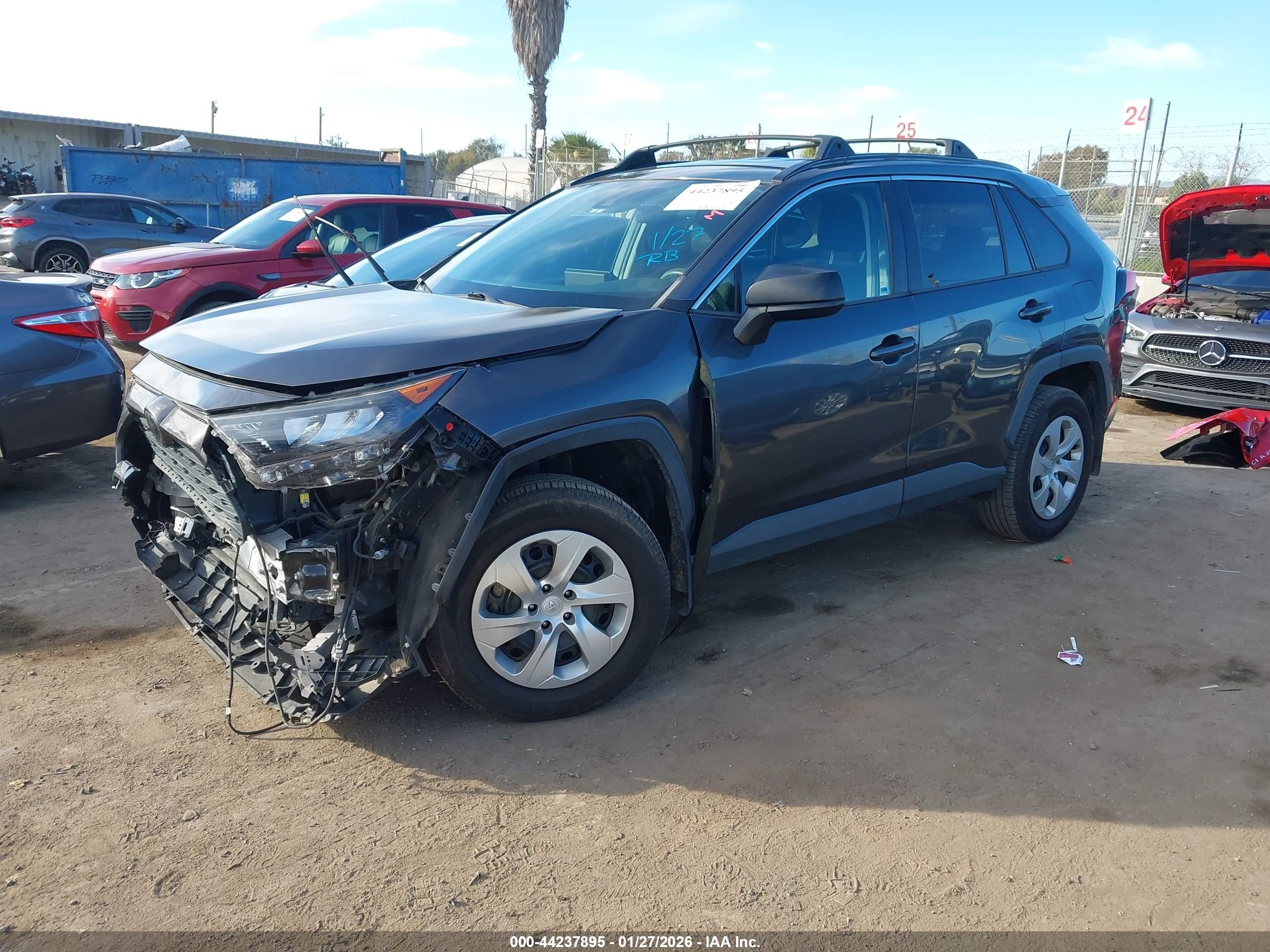 TOYOTA RAV4 image 2