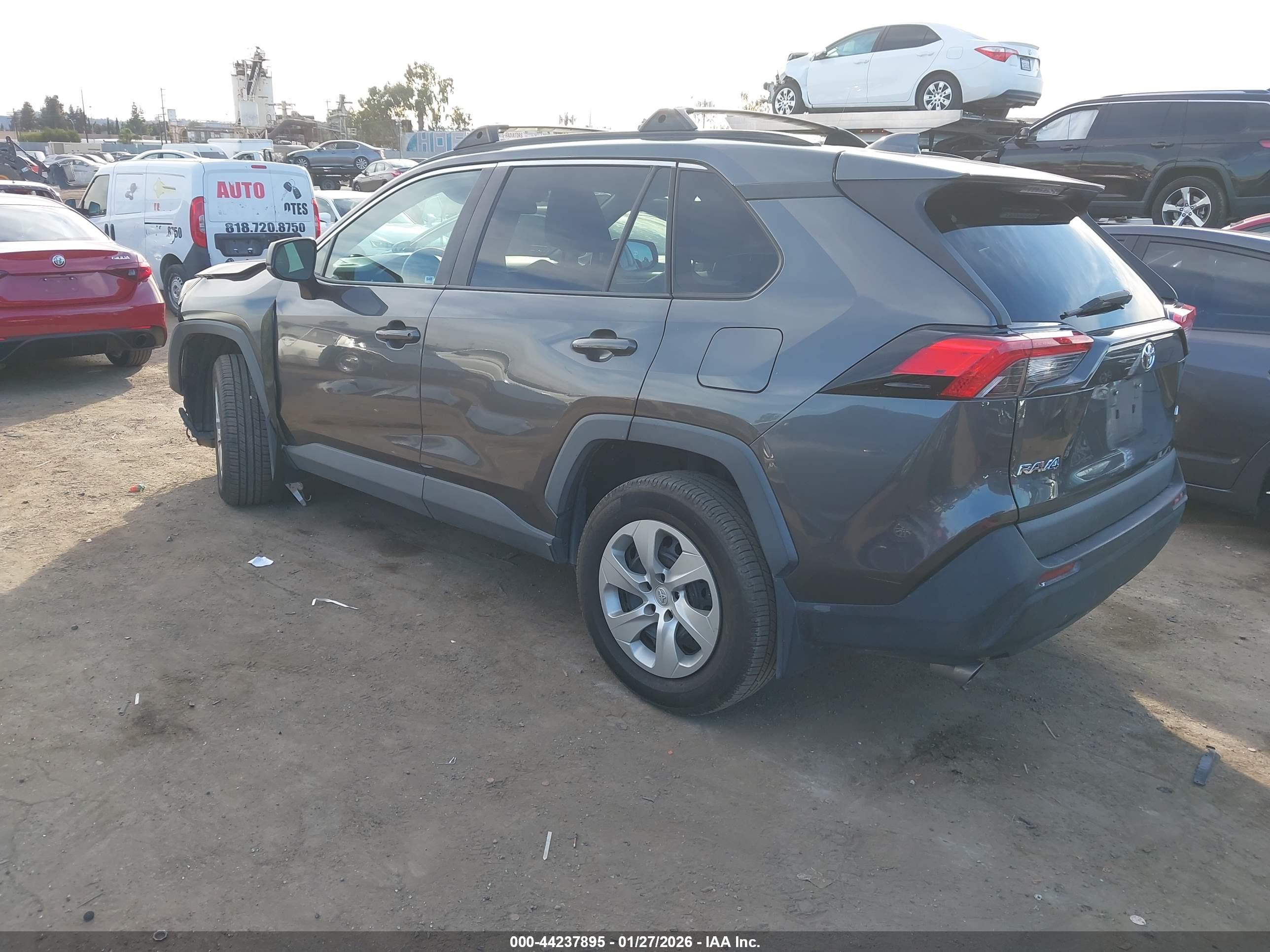 TOYOTA RAV4 image 3