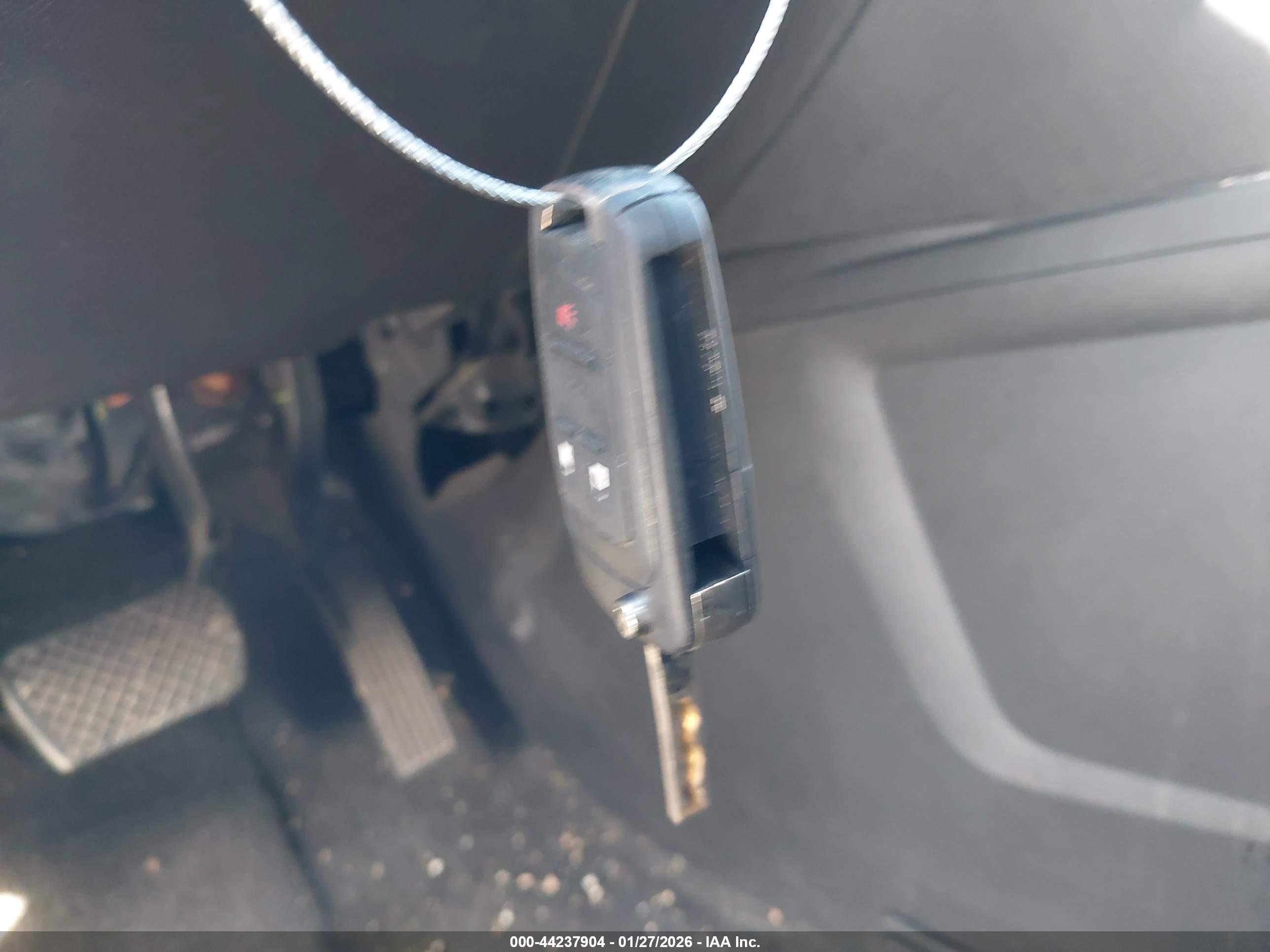 GMC TERRAIN image 11