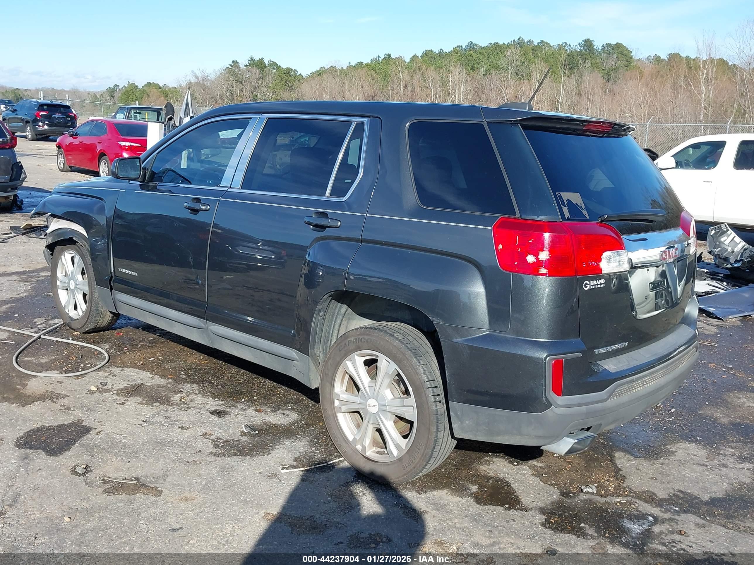 GMC TERRAIN image 3