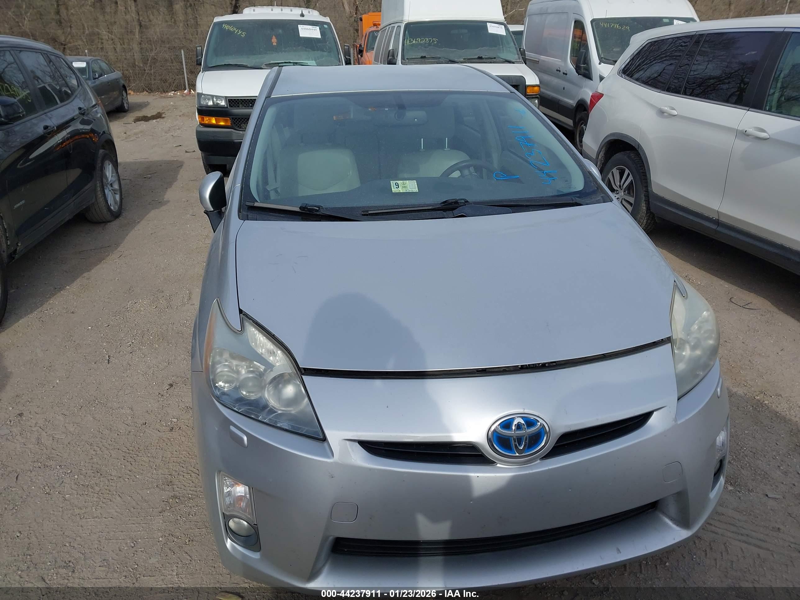 TOYOTA PRIUS image 6