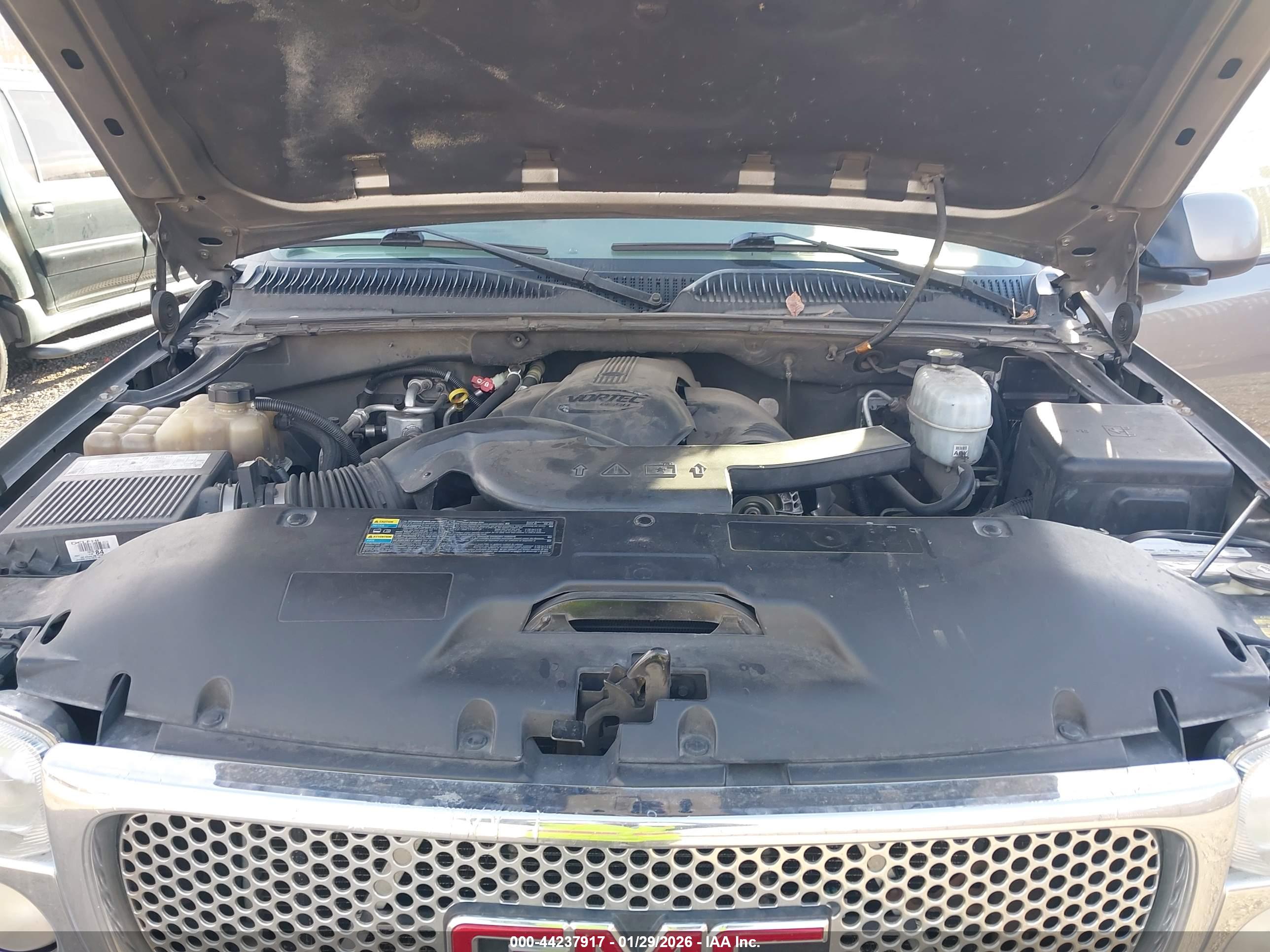 GMC YUKON image 10