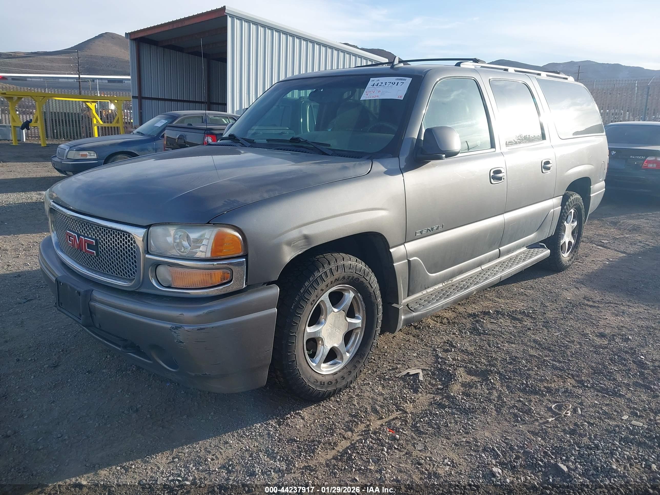 GMC YUKON image 2