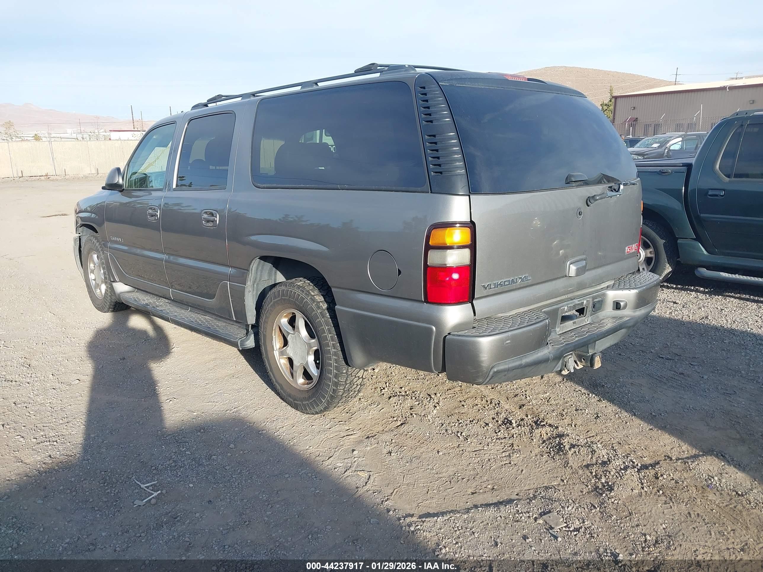 GMC YUKON image 3