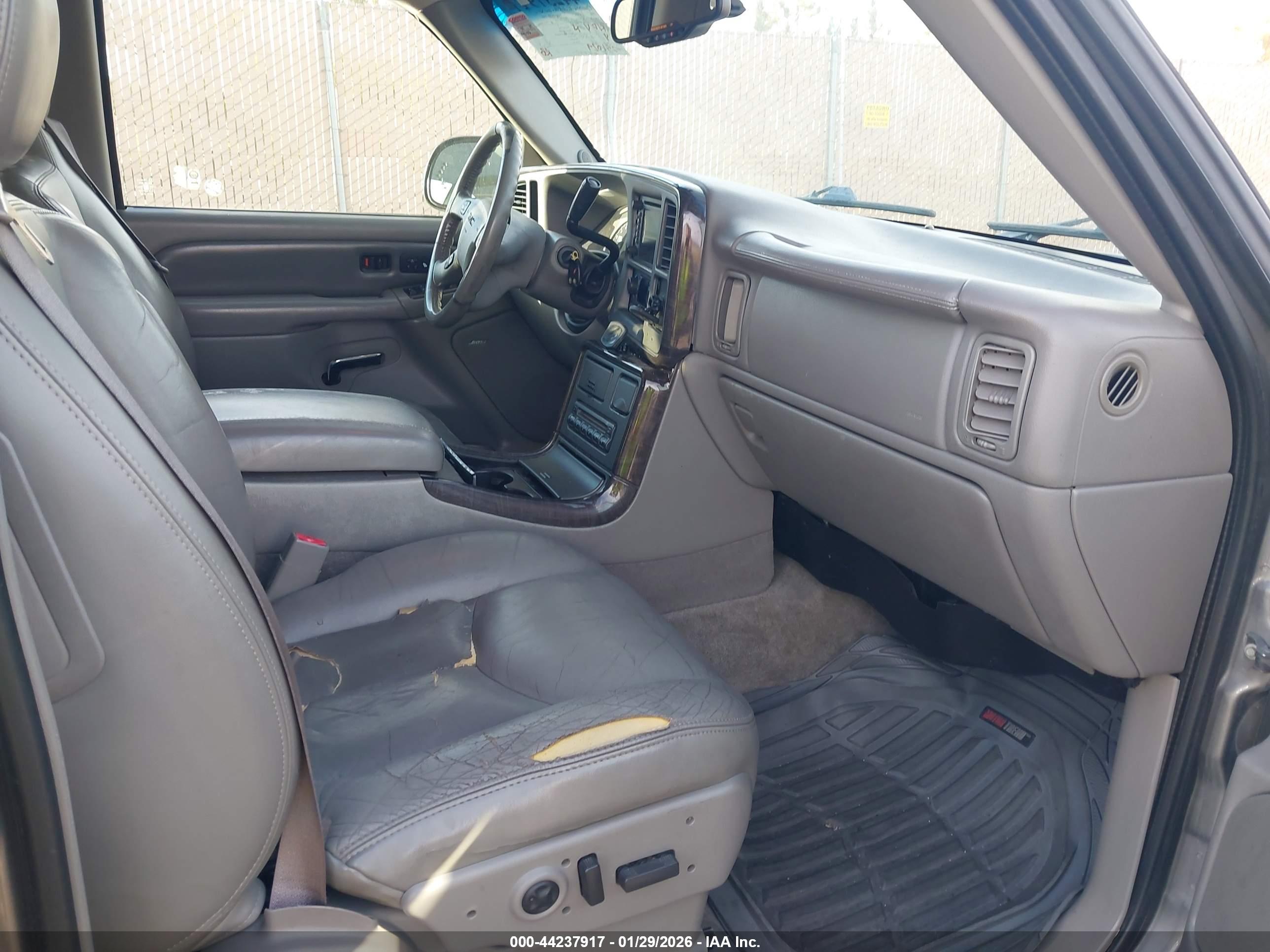 GMC YUKON image 5