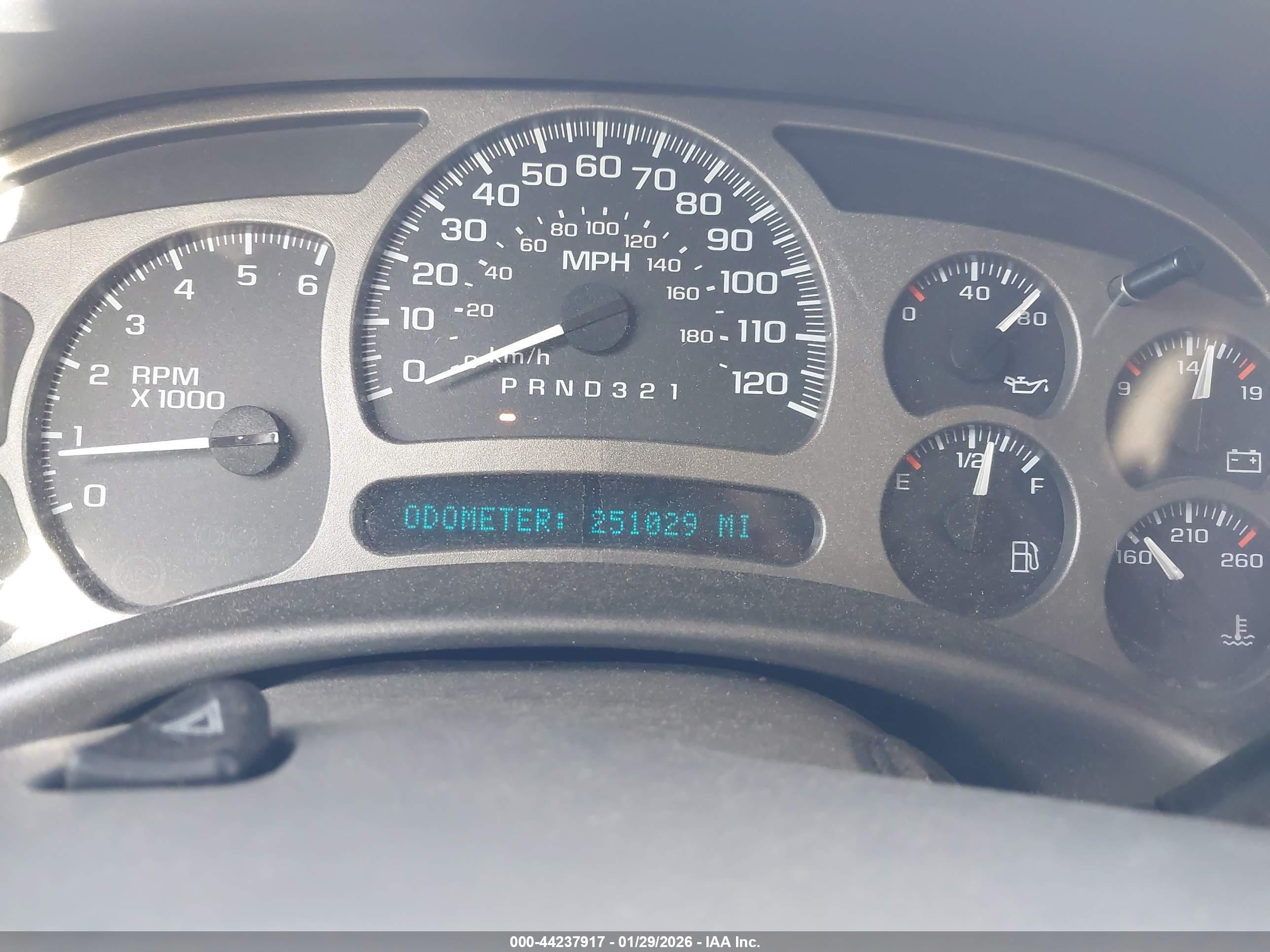 GMC YUKON image 7