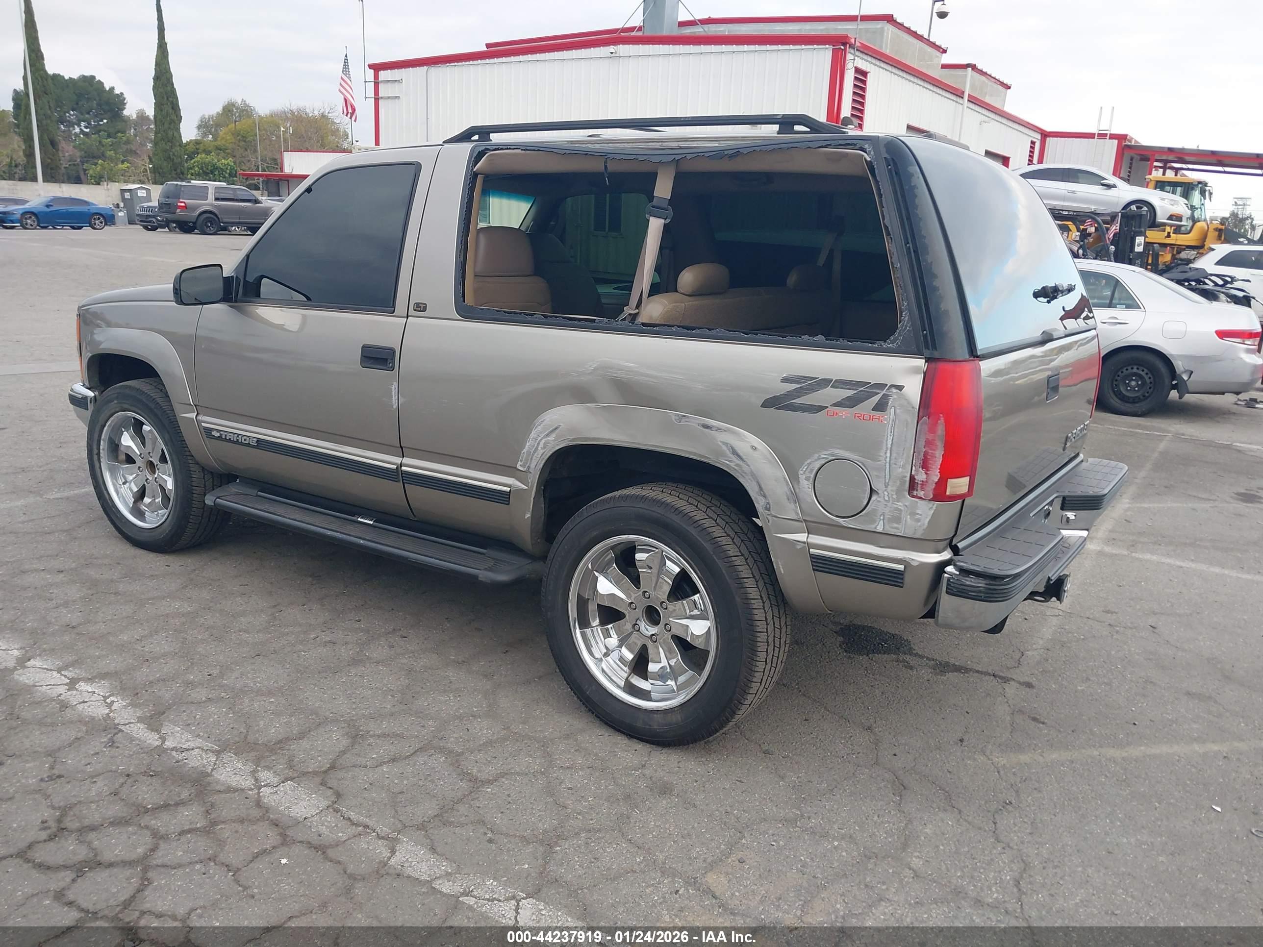 CHEVROLET TAHOE image 3