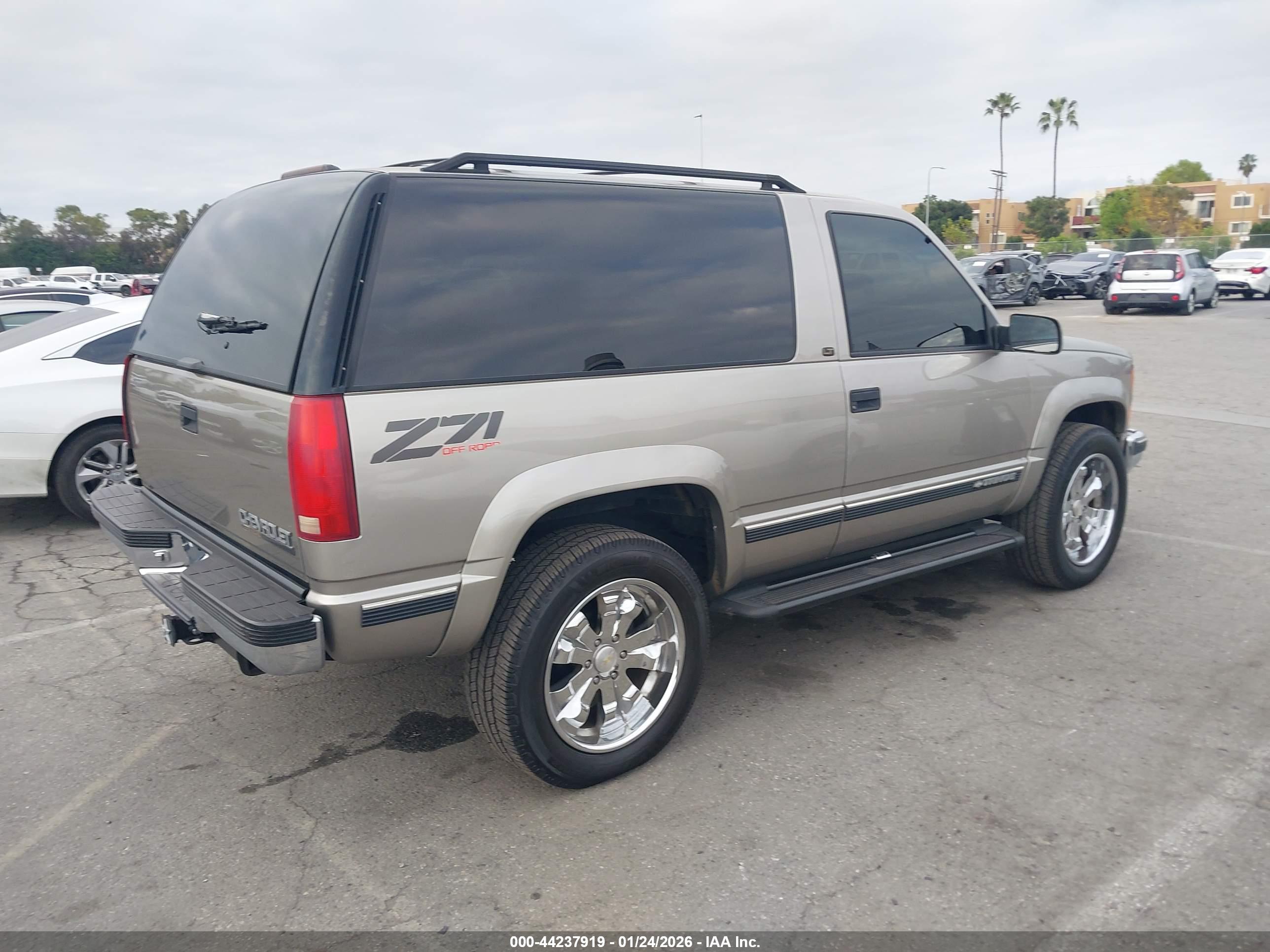 CHEVROLET TAHOE image 4
