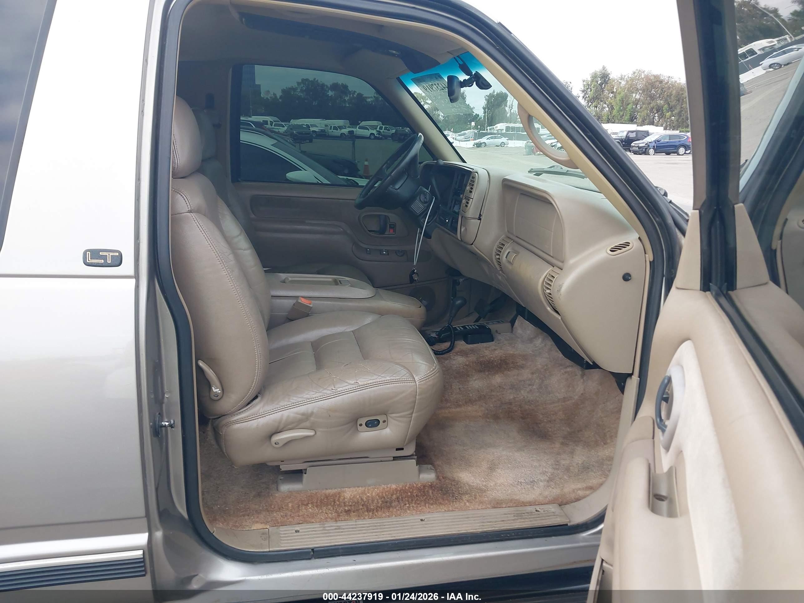 CHEVROLET TAHOE image 5