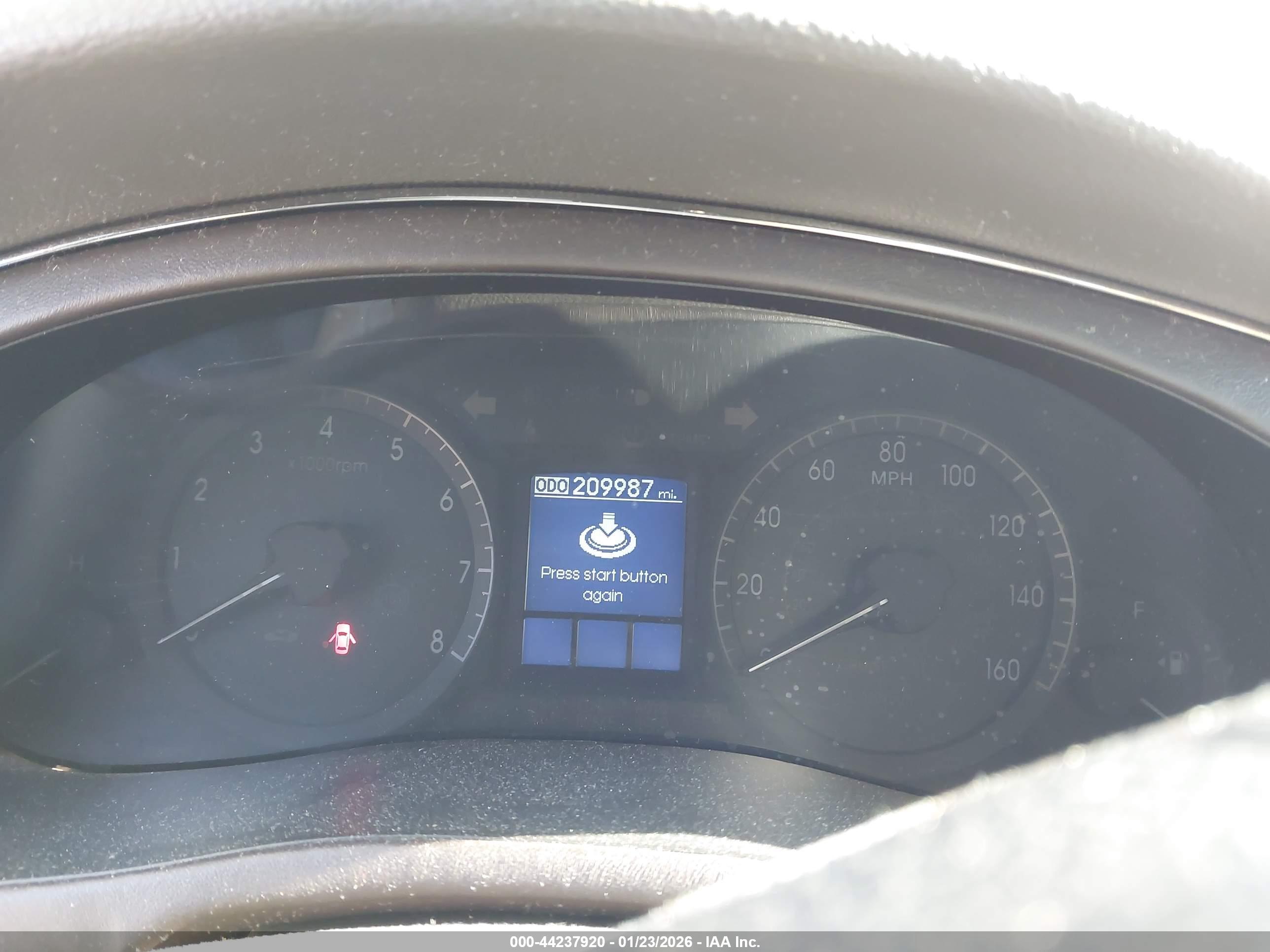 HYUNDAI GENESIS image 7