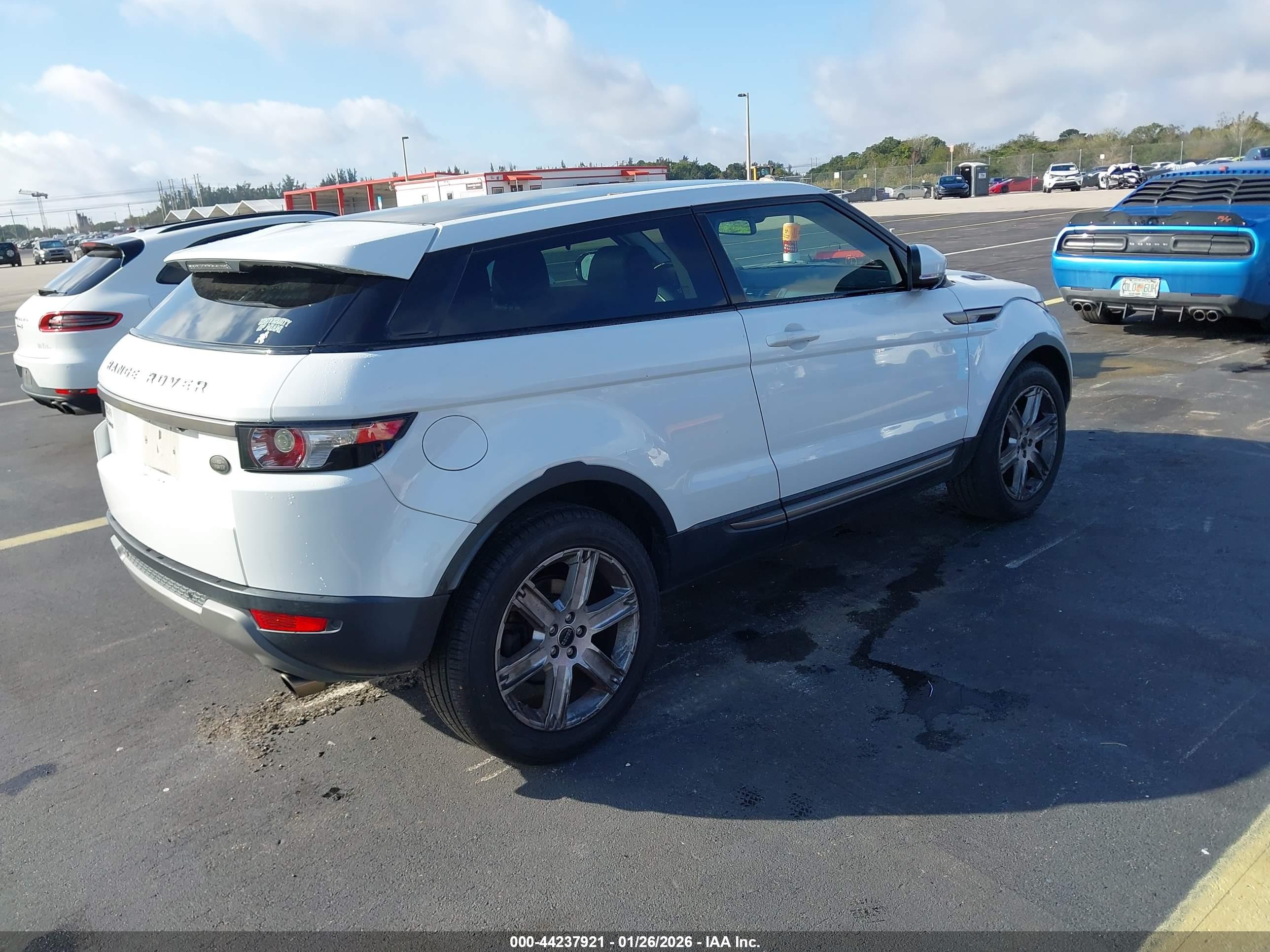 LAND ROVER image 4