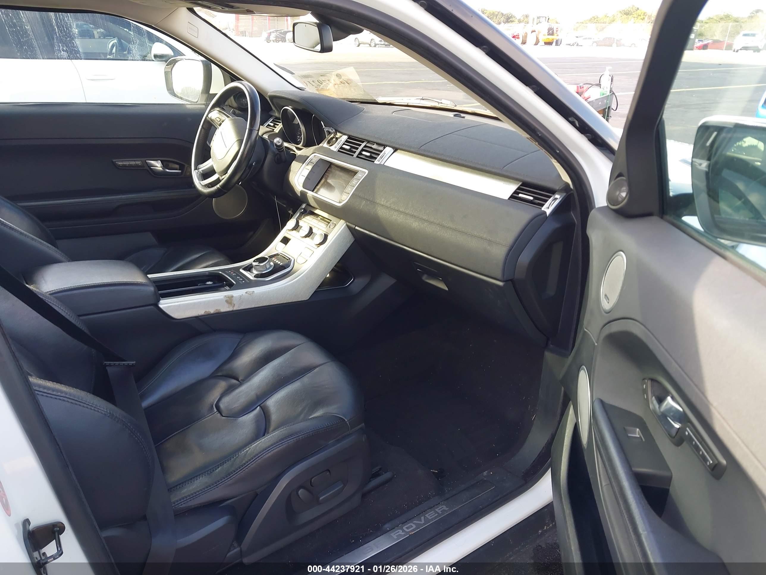 LAND ROVER image 5