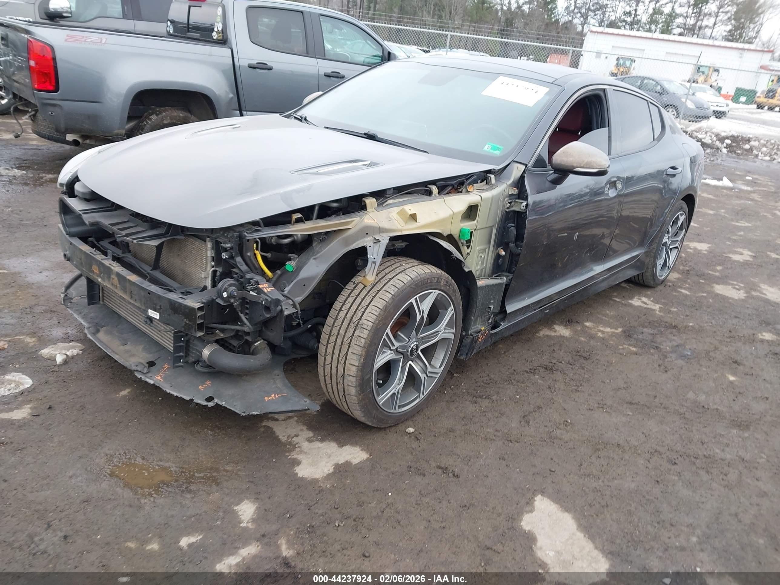 KIA STINGER image 2