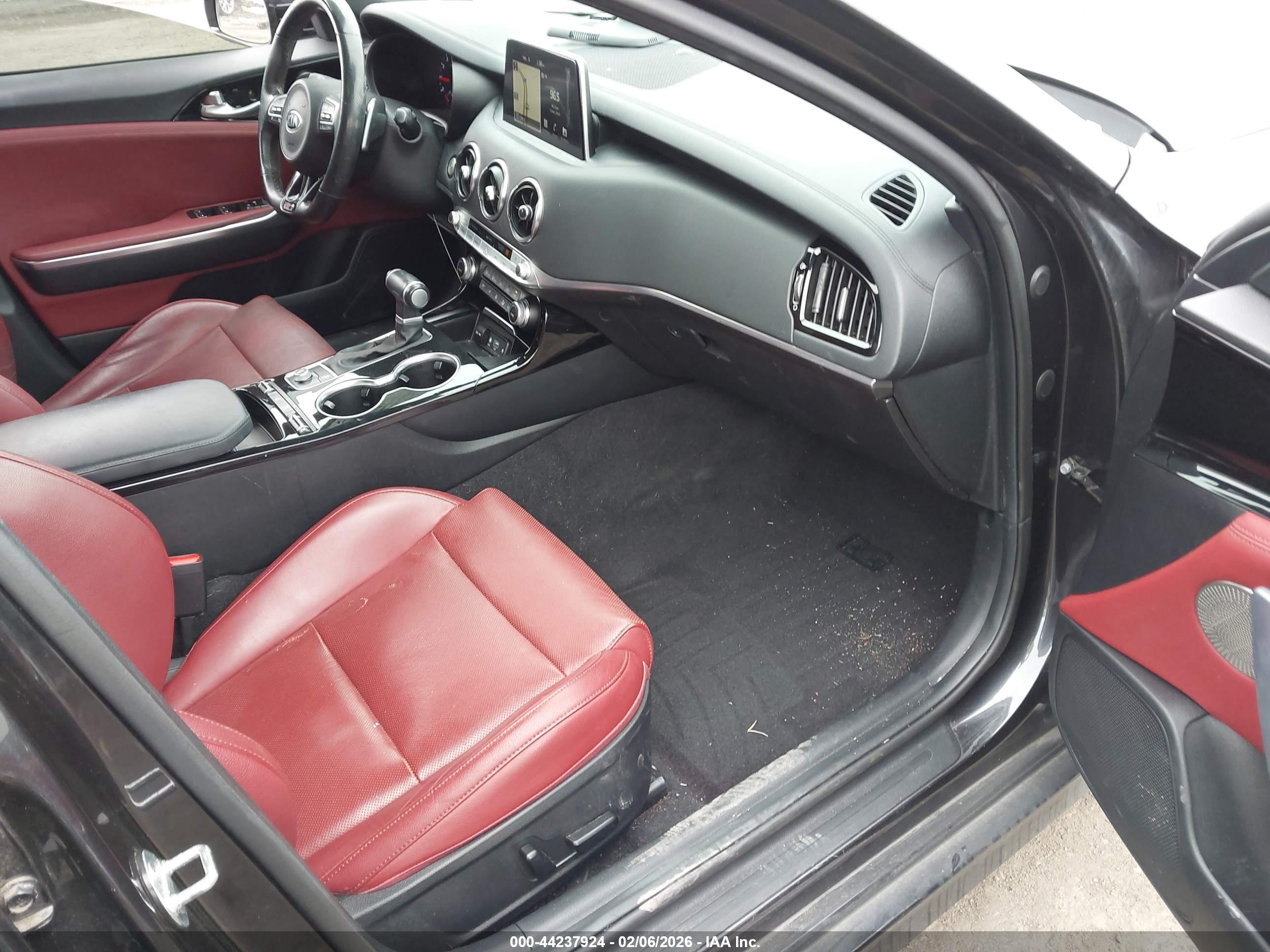 KIA STINGER image 5