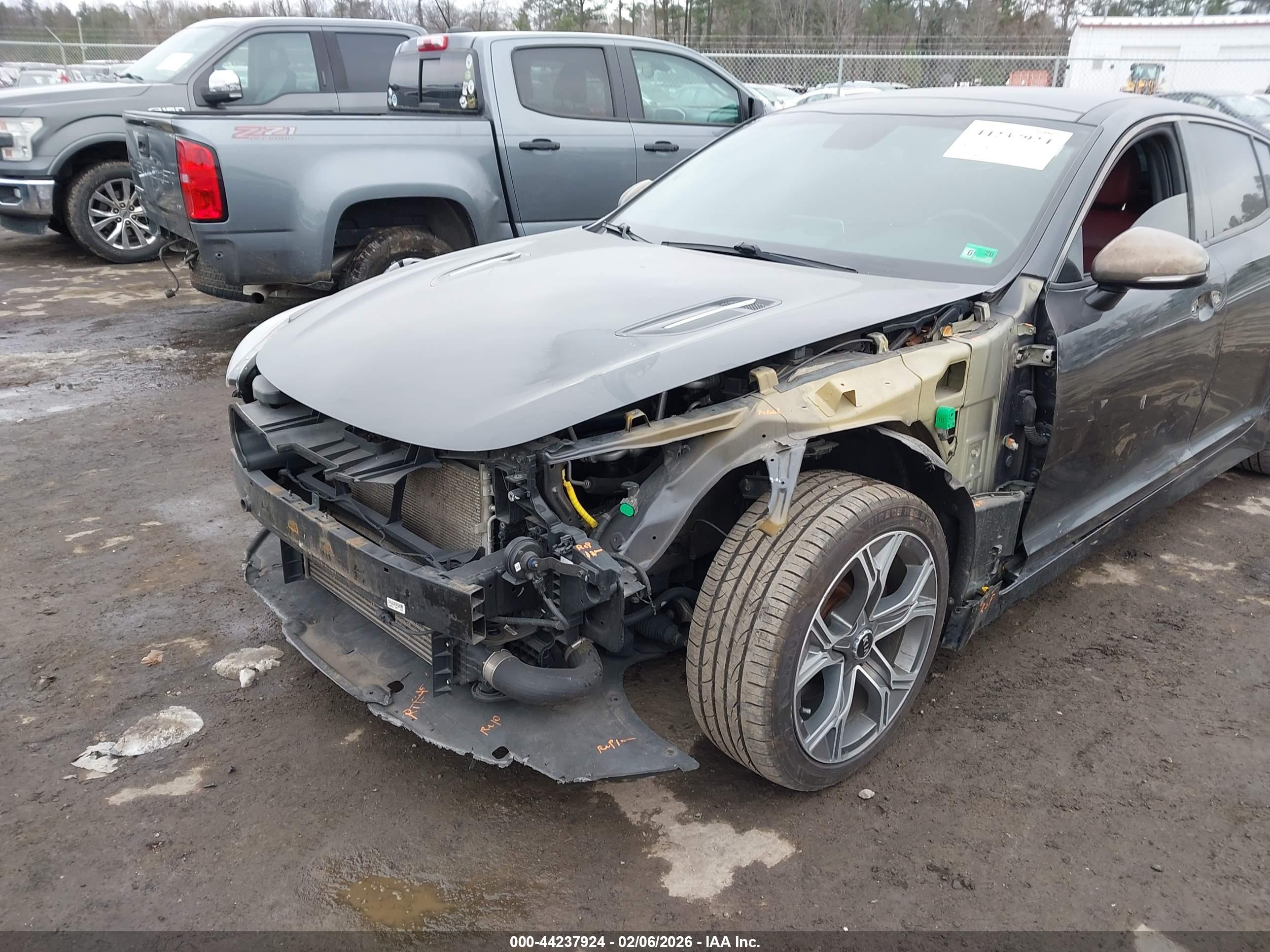 KIA STINGER image 6