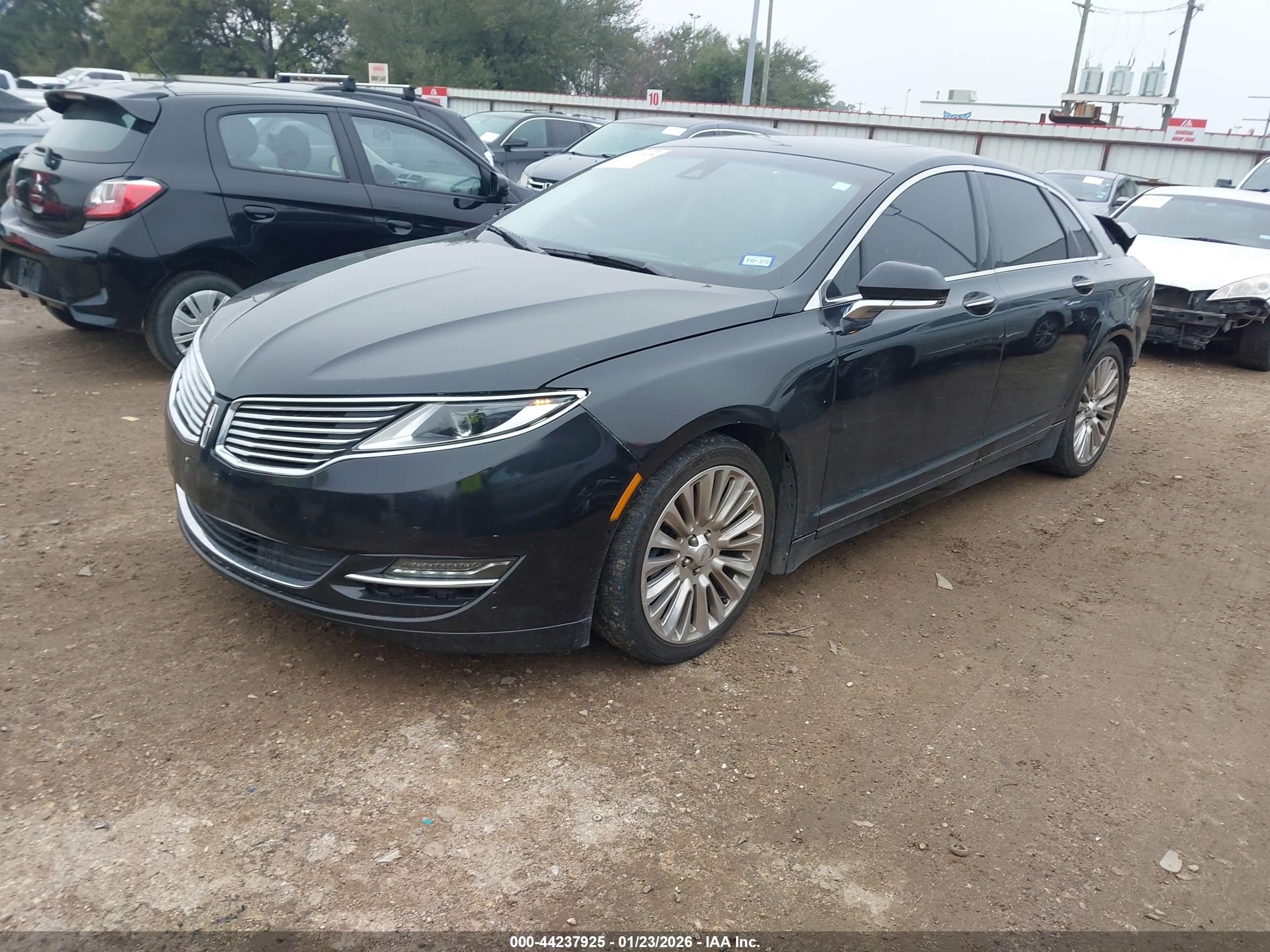 LINCOLN MKZ image 2