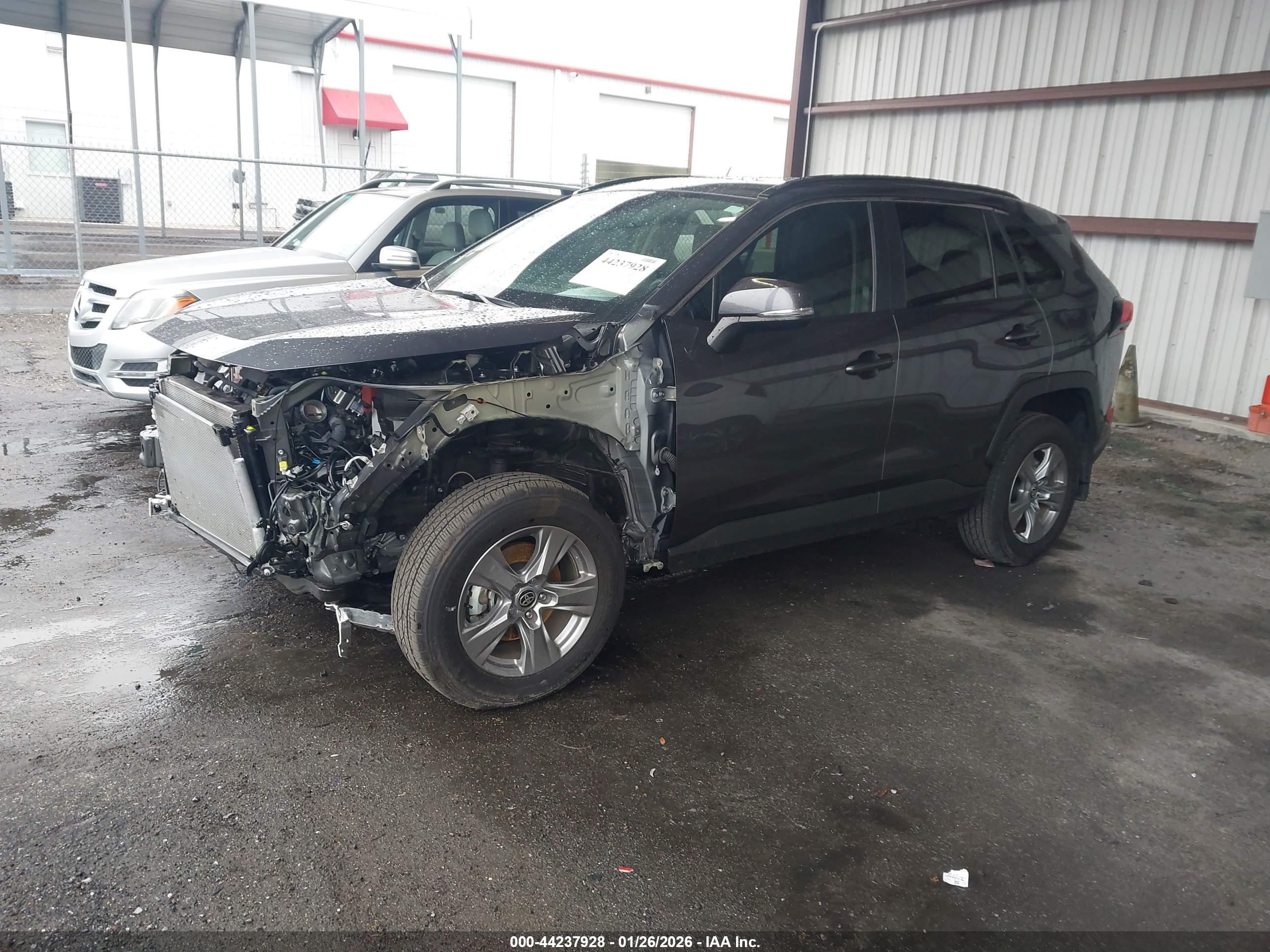 TOYOTA RAV4 image 2