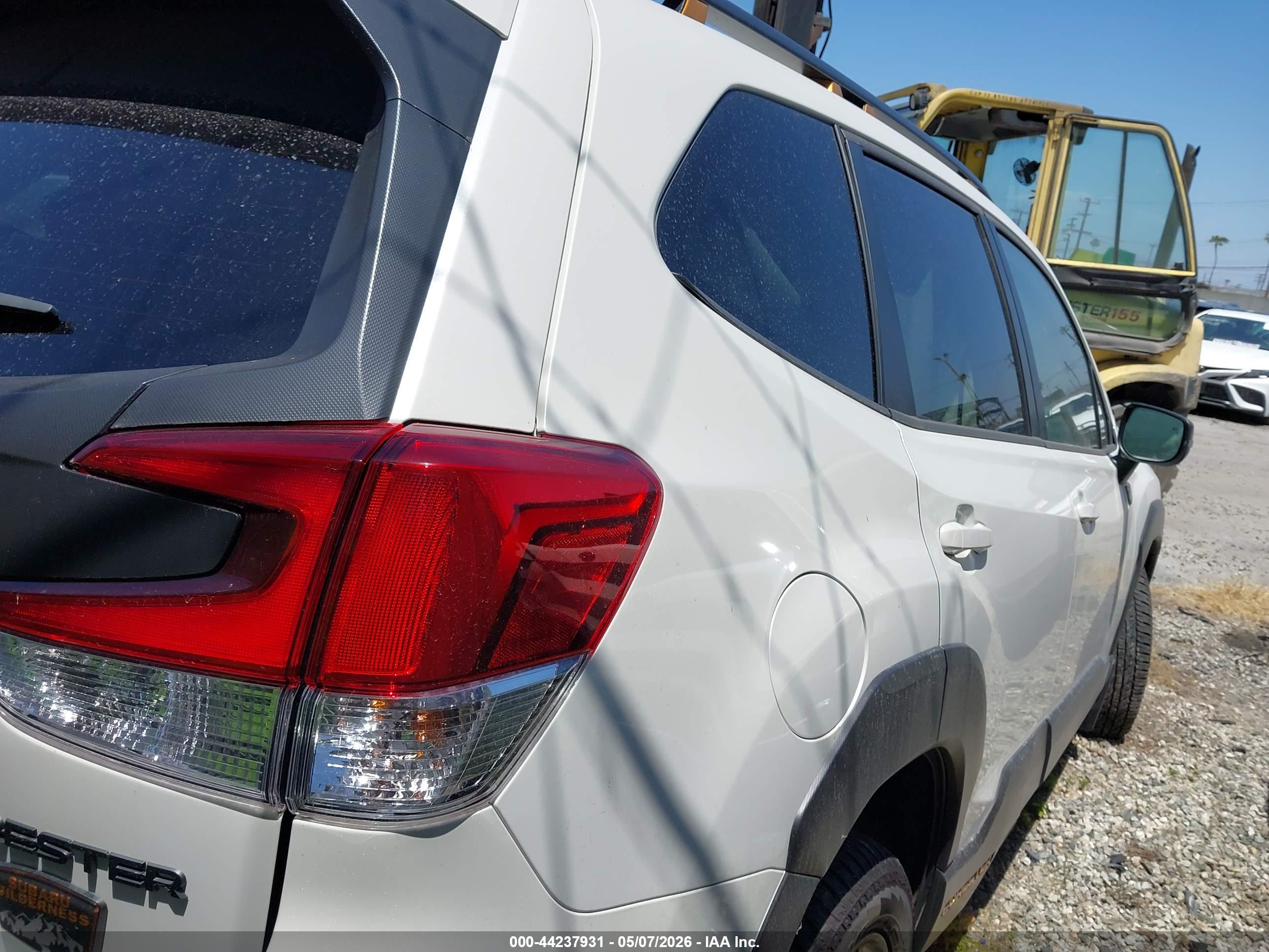 SUBARU FORESTER image 4