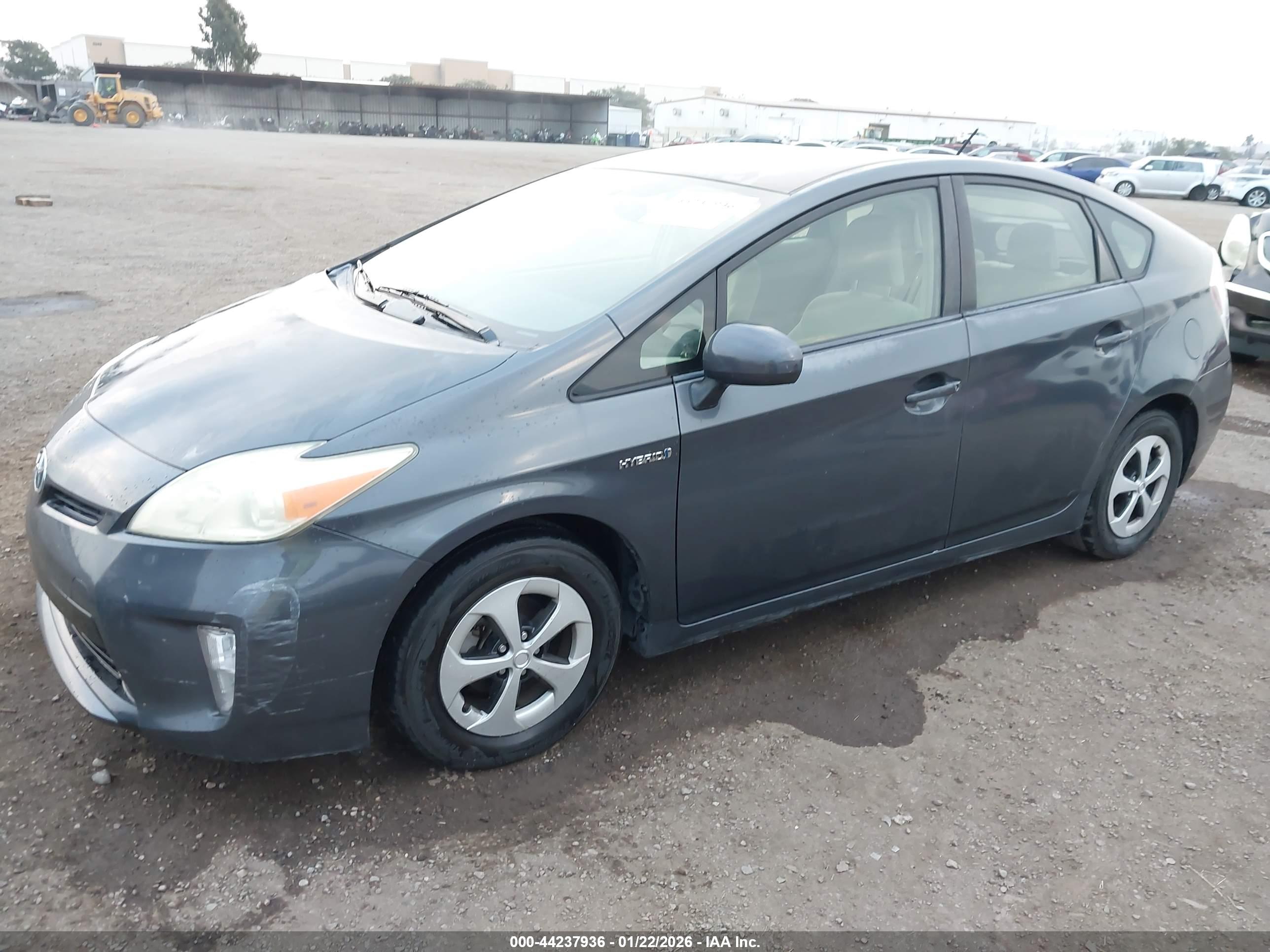 TOYOTA PRIUS image 2