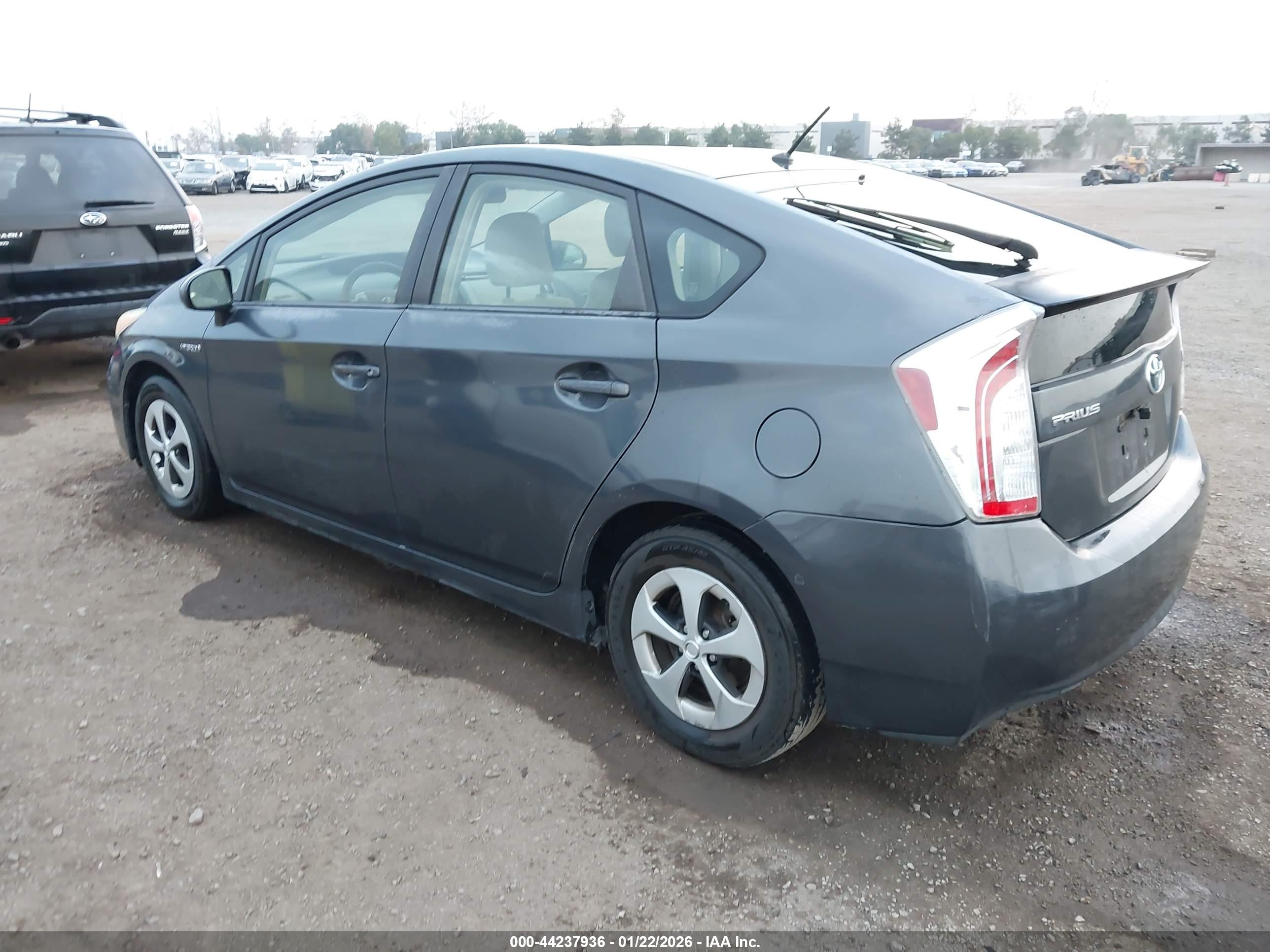 TOYOTA PRIUS image 3