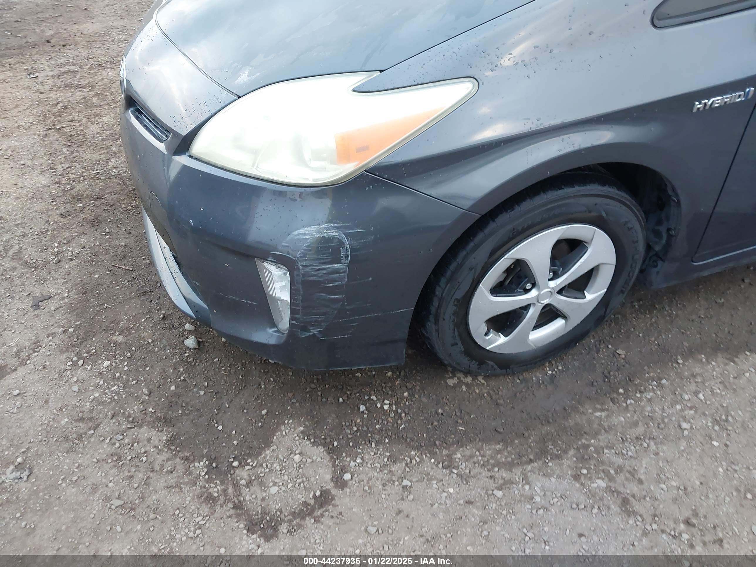 TOYOTA PRIUS image 6