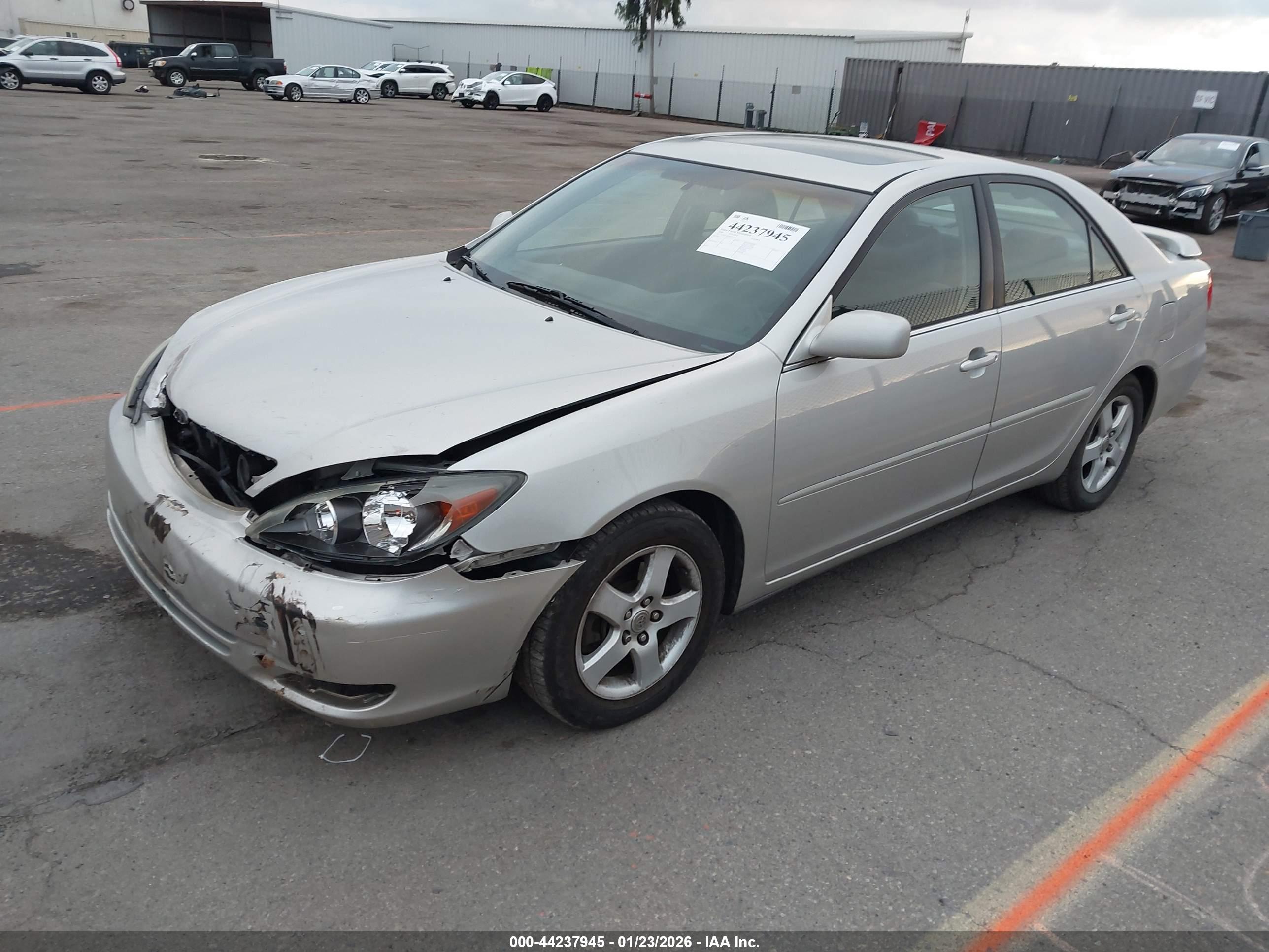TOYOTA CAMRY image 2