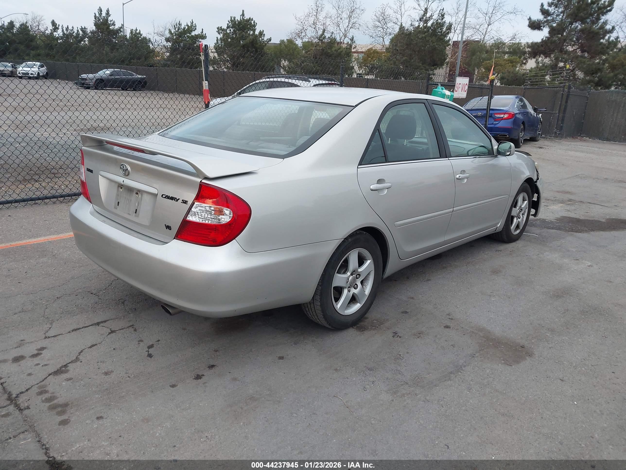 TOYOTA CAMRY image 4