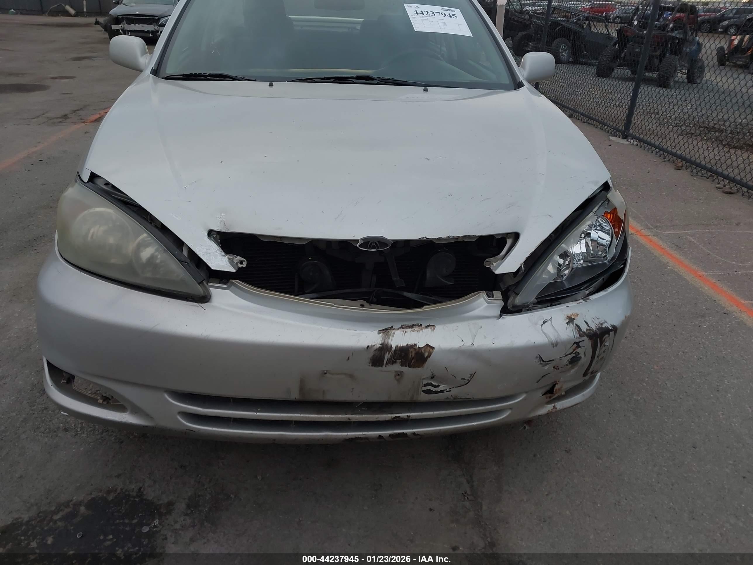 TOYOTA CAMRY image 6