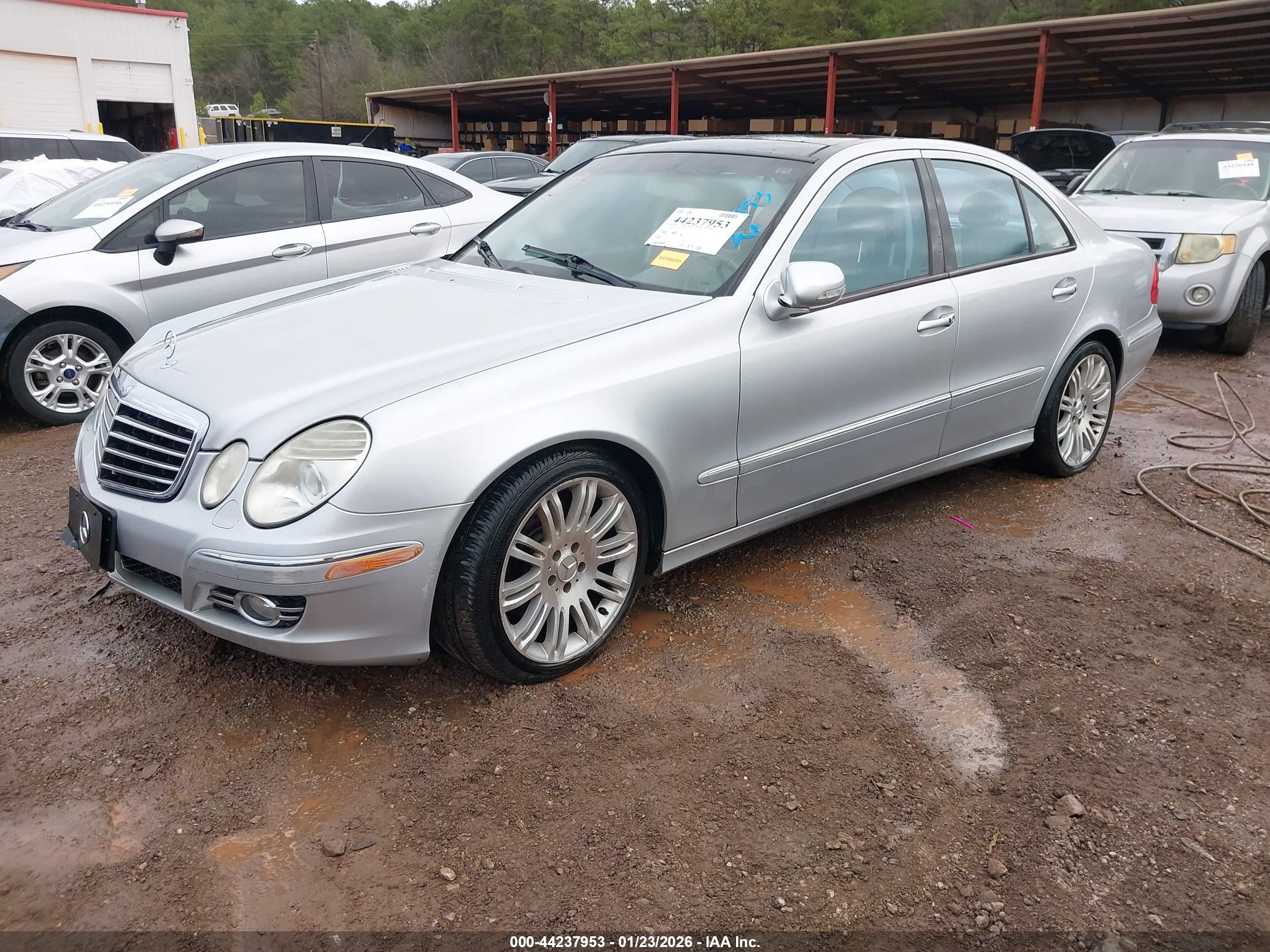 MERCEDES-BENZ E image 2