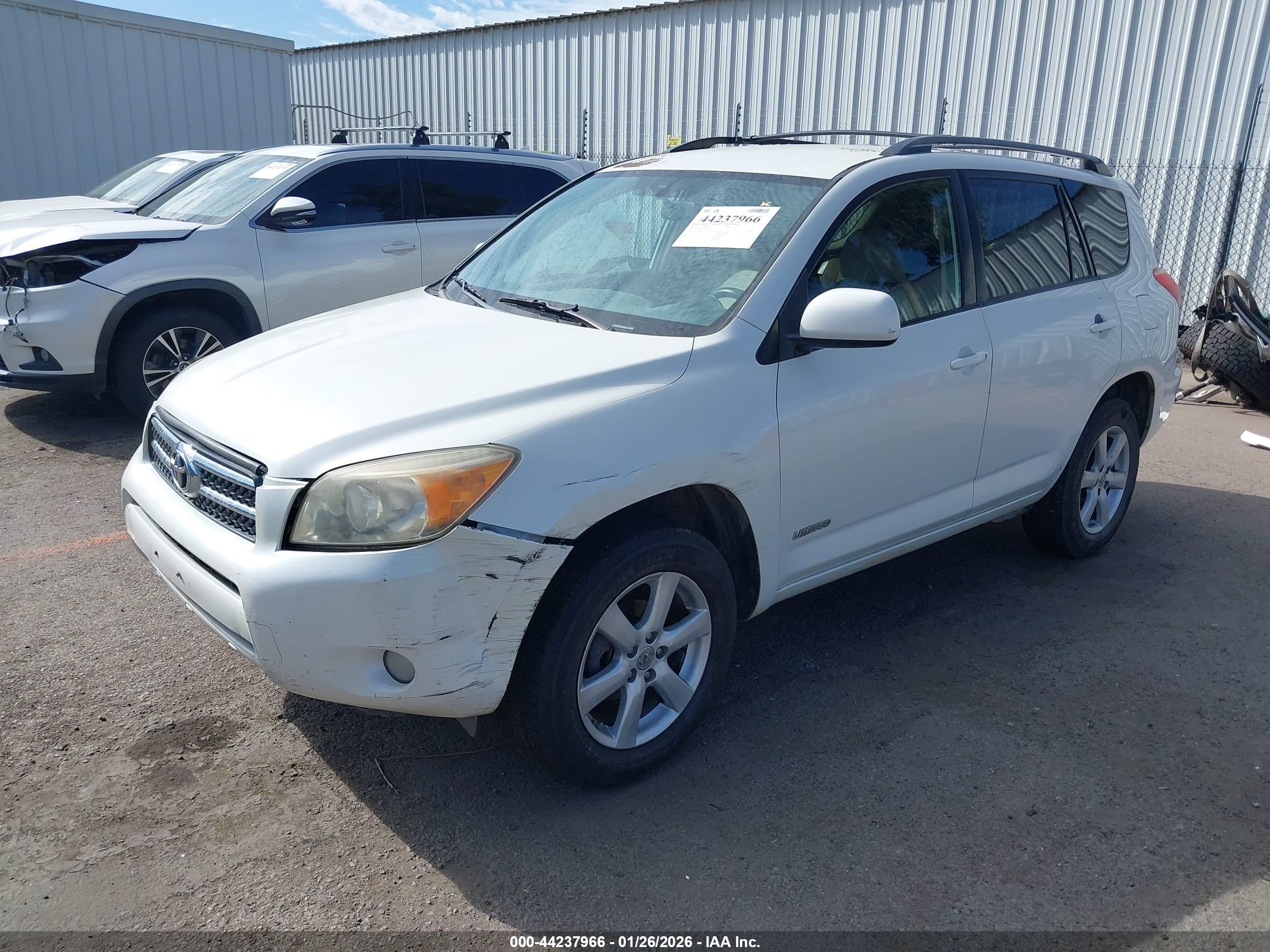 TOYOTA RAV4 image 2