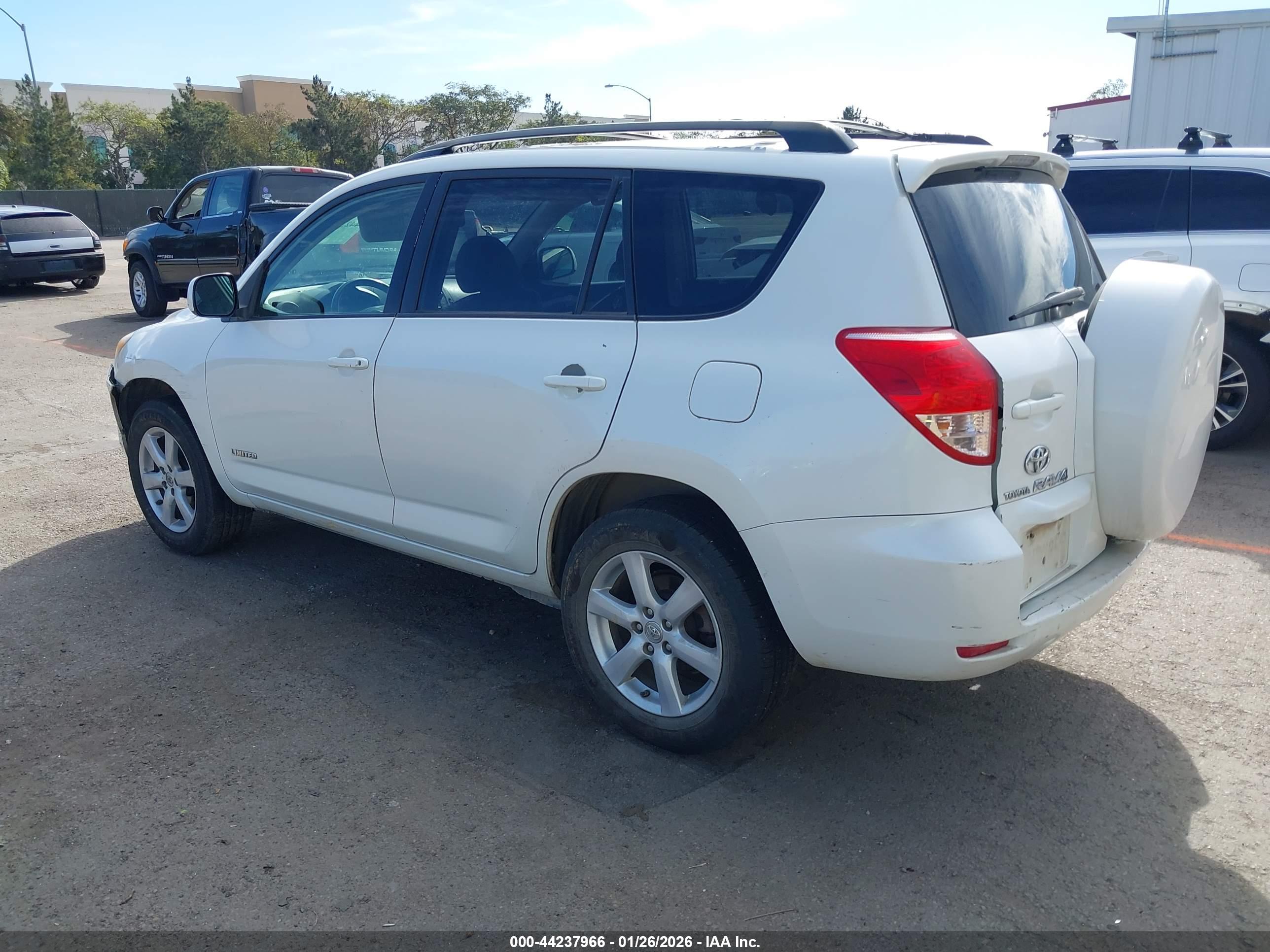 TOYOTA RAV4 image 3