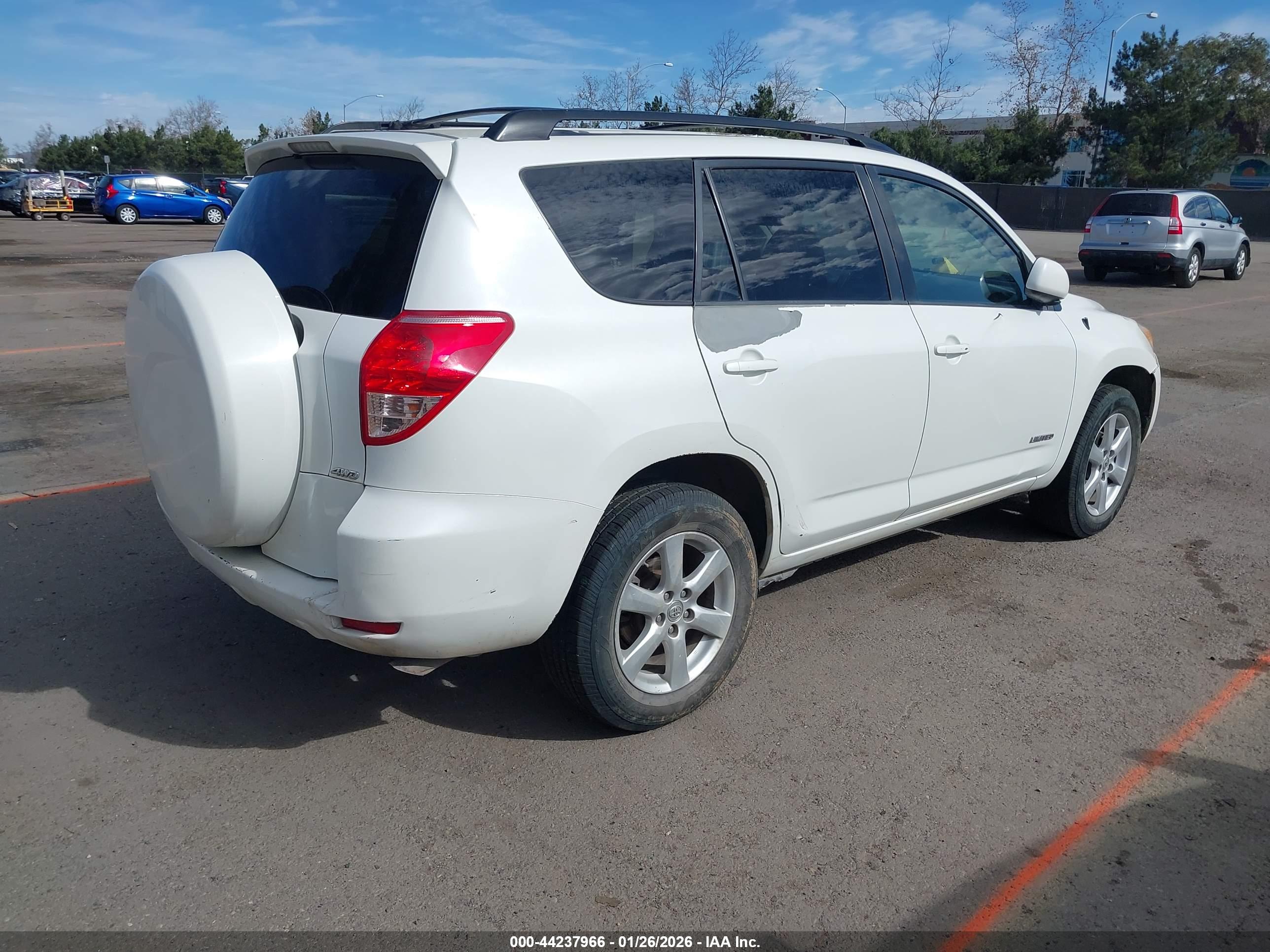TOYOTA RAV4 image 4