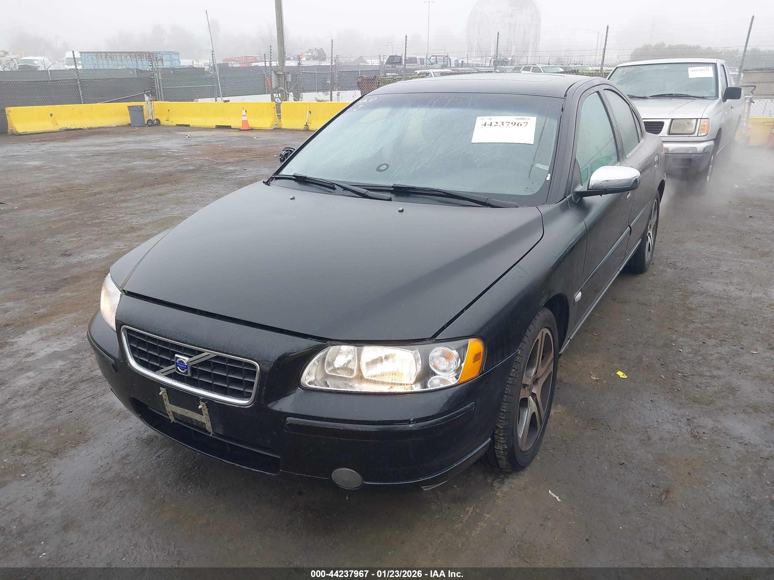 VOLVO S60 image 6
