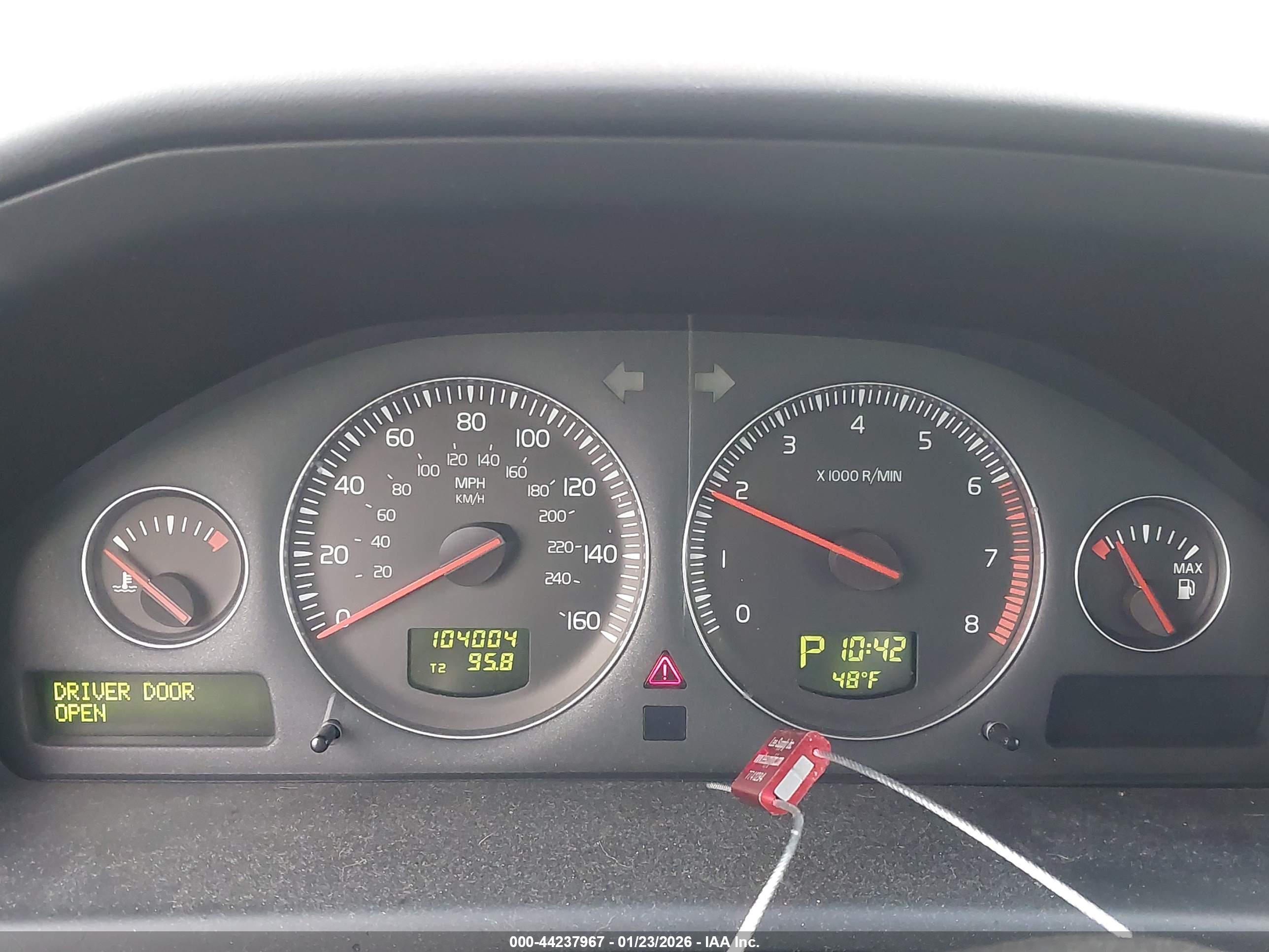 VOLVO S60 image 7