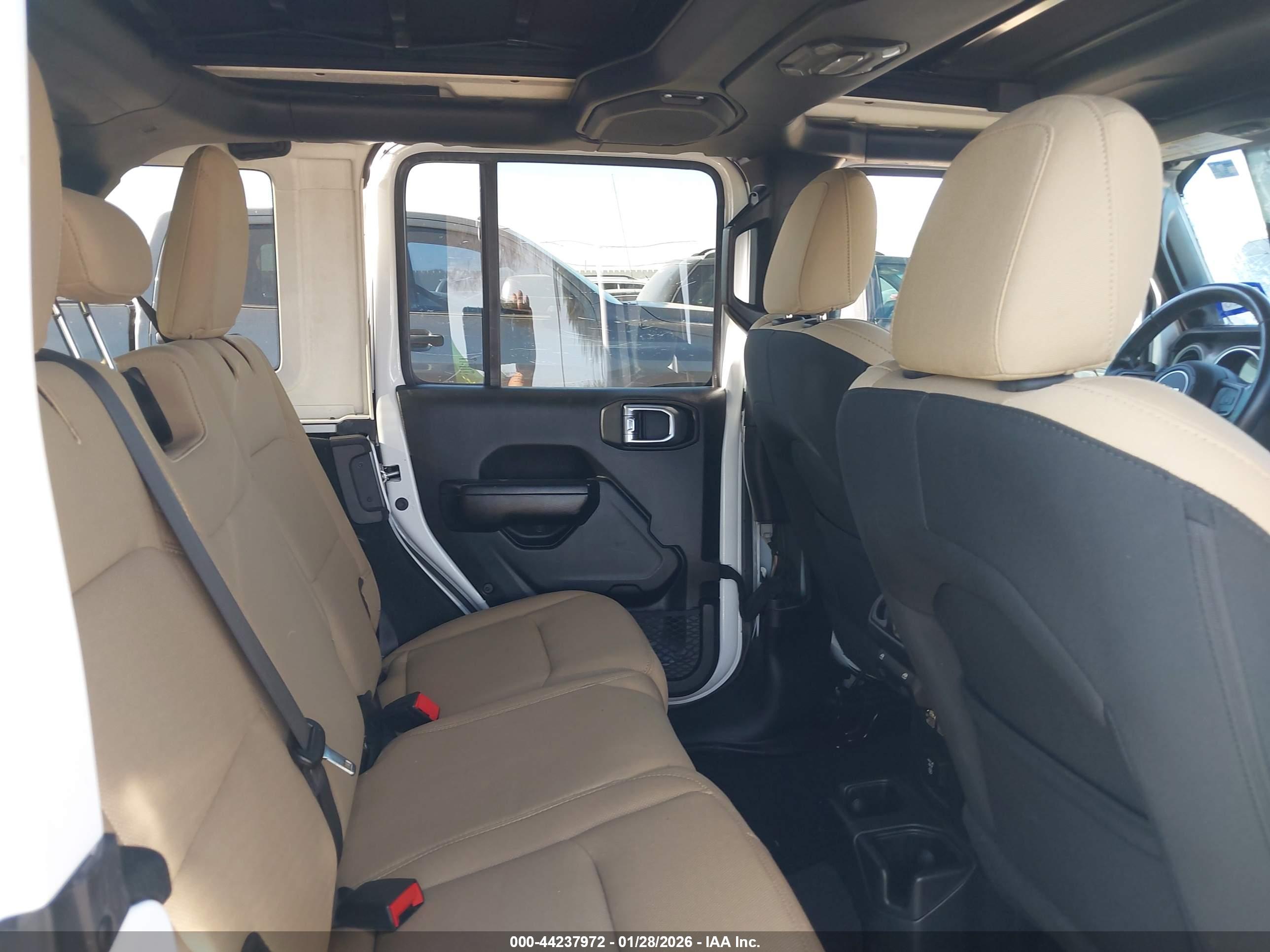 JEEP WRANGLER image 8