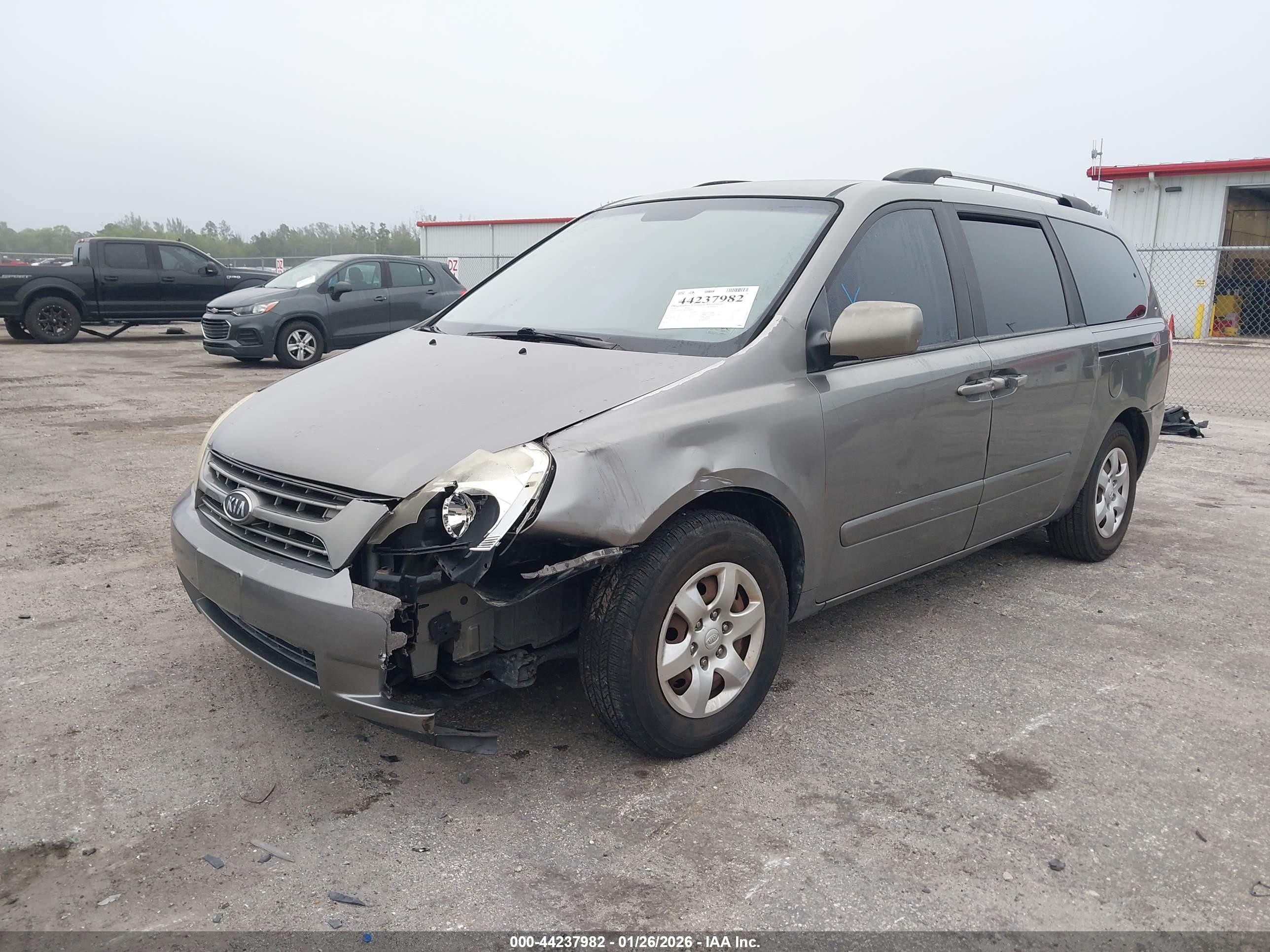 KIA SEDONA image 6