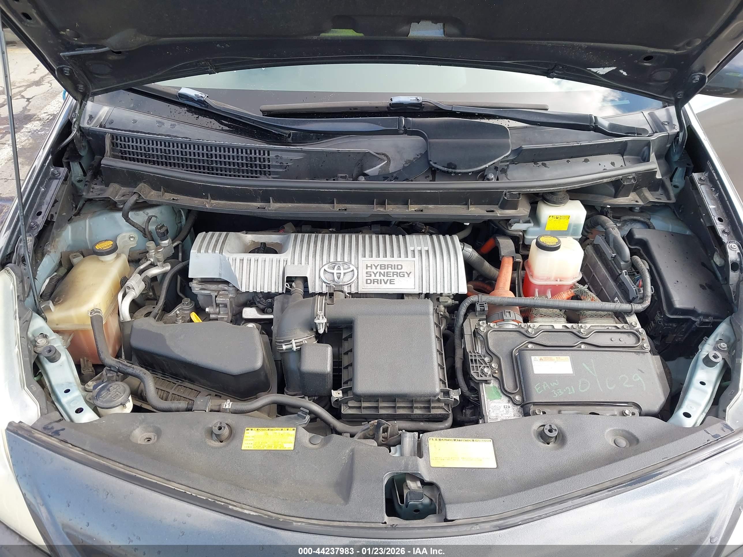 TOYOTA PRIUS image 10