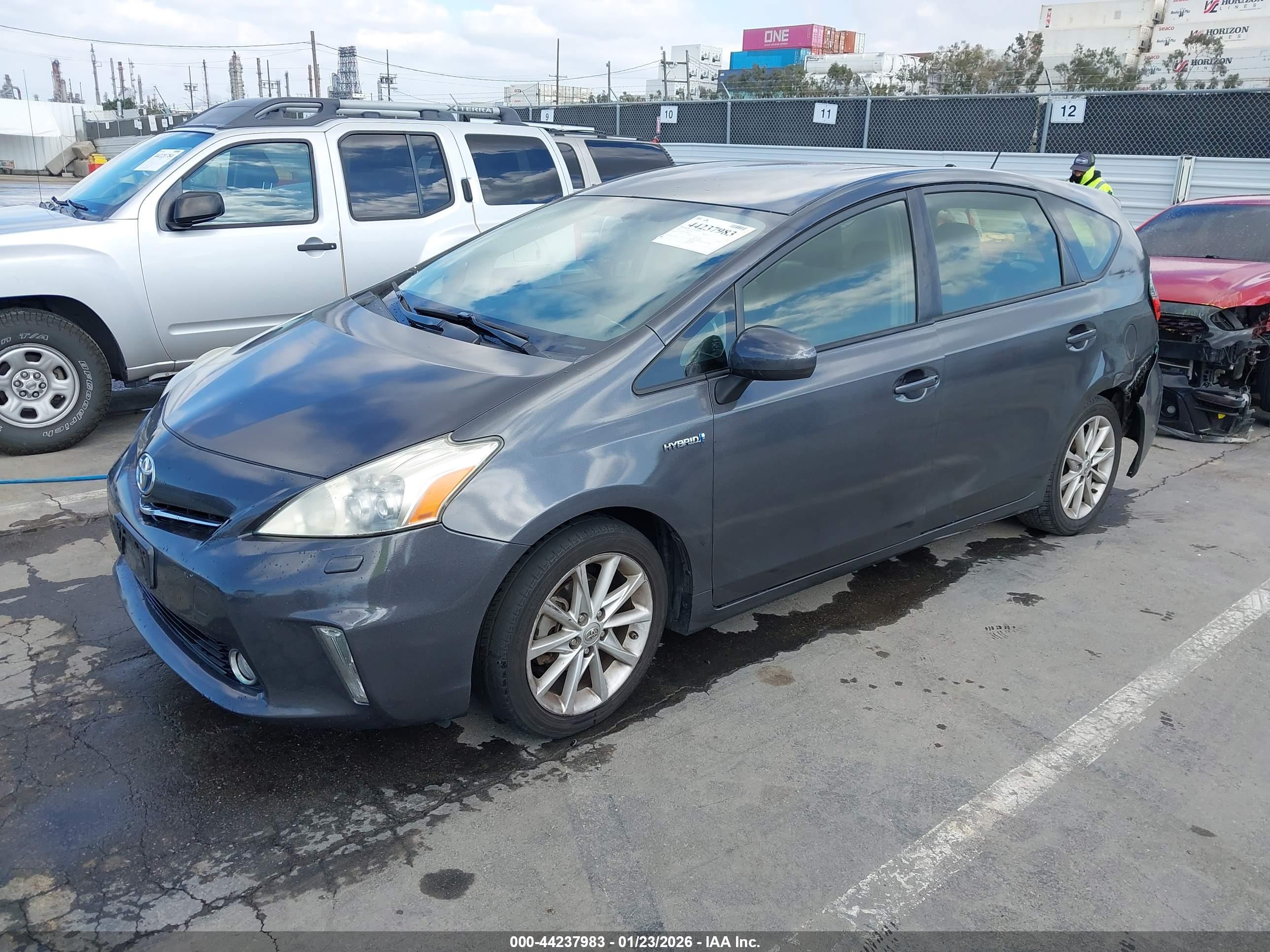 TOYOTA PRIUS image 2