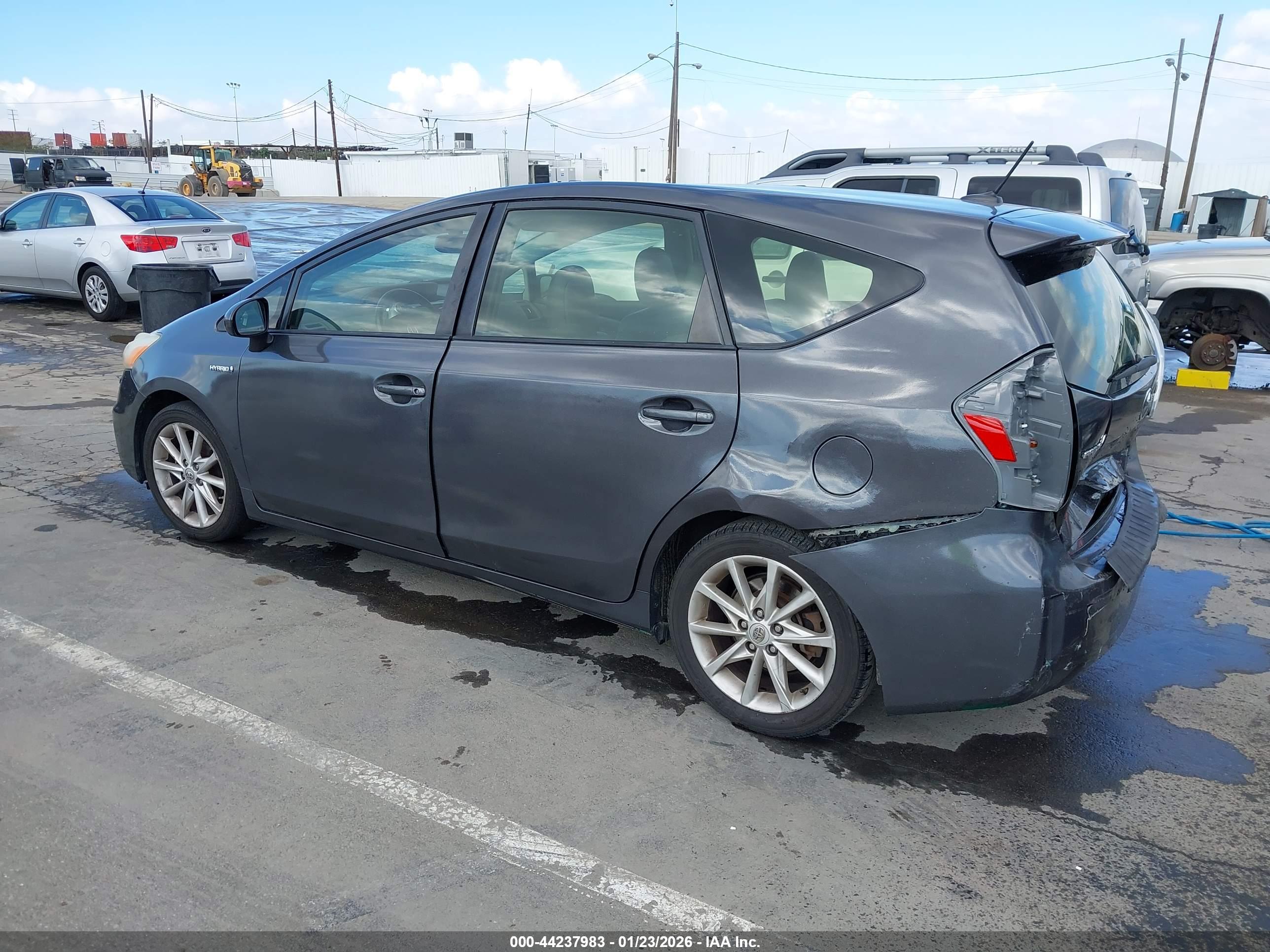 TOYOTA PRIUS image 3