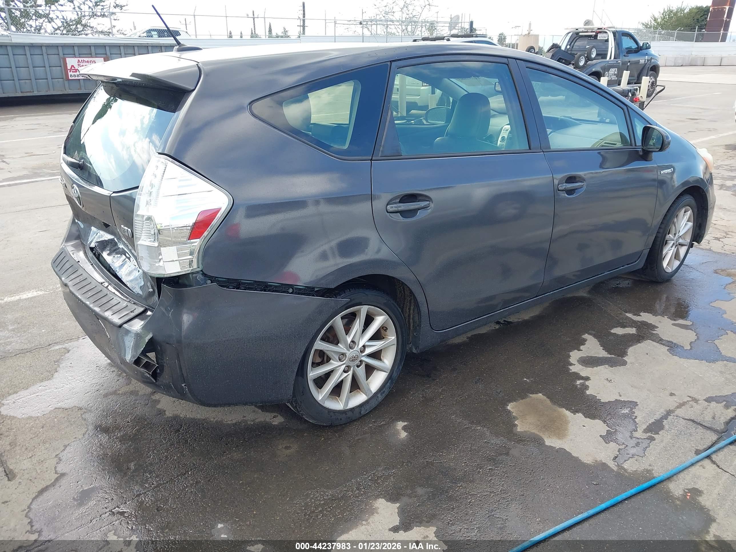 TOYOTA PRIUS image 4