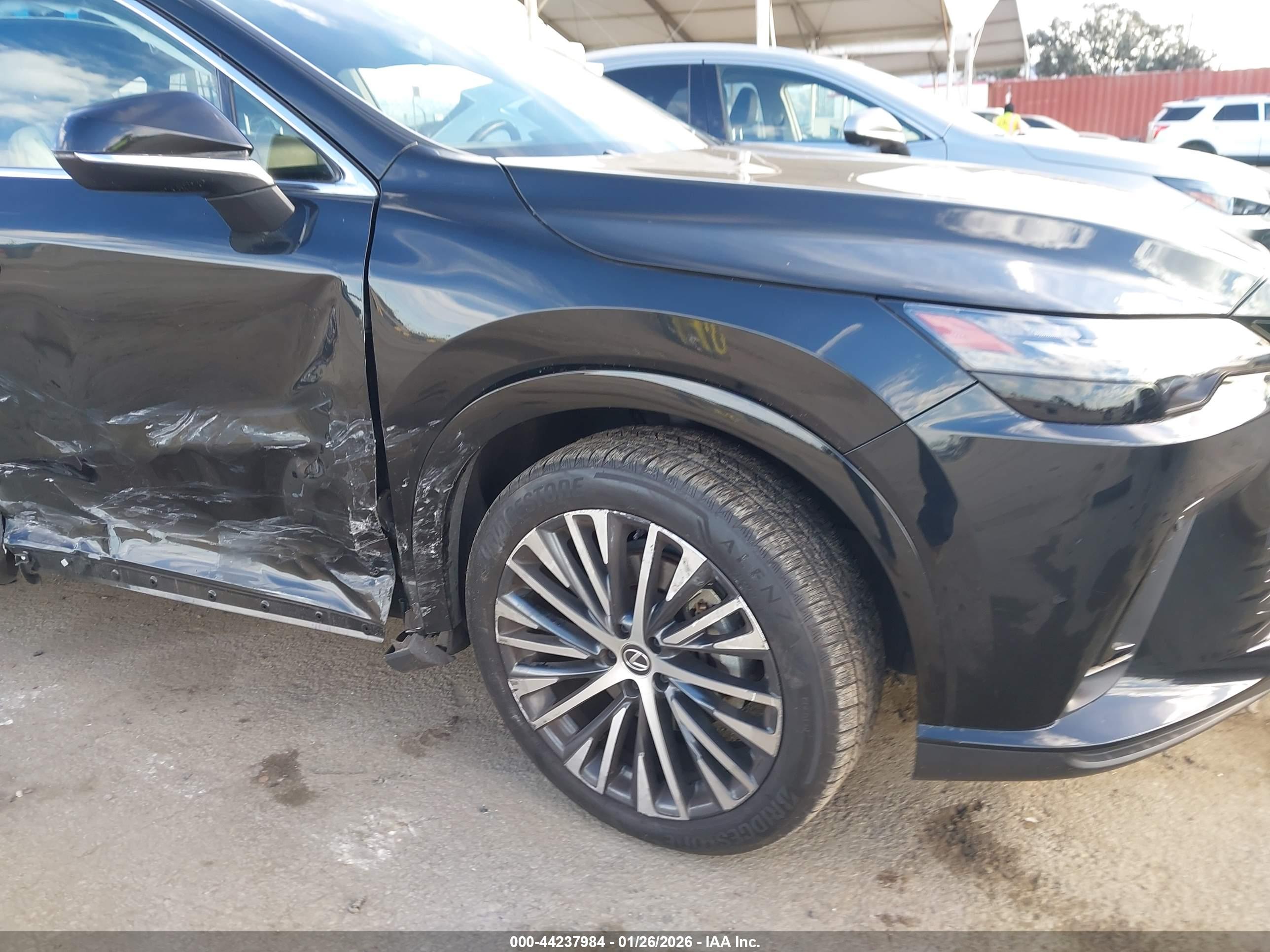 LEXUS RX image 6