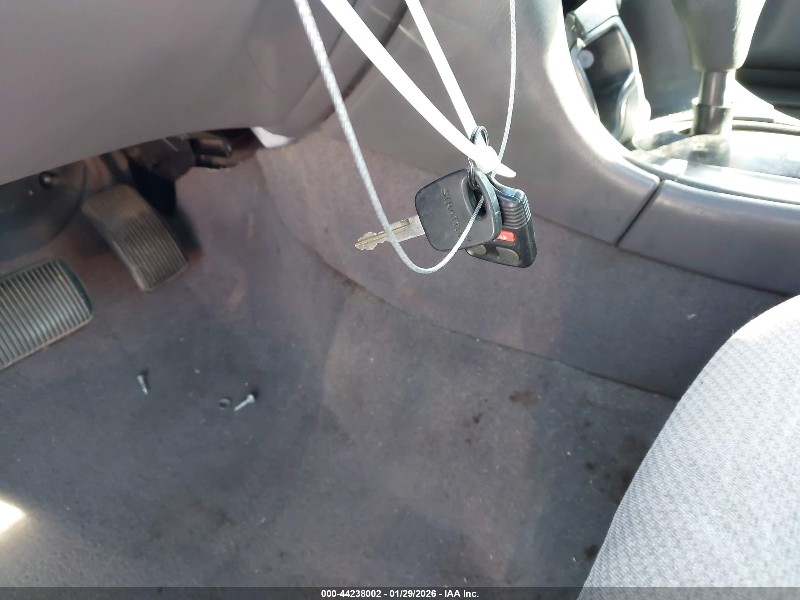 FORD TAURUS image 11