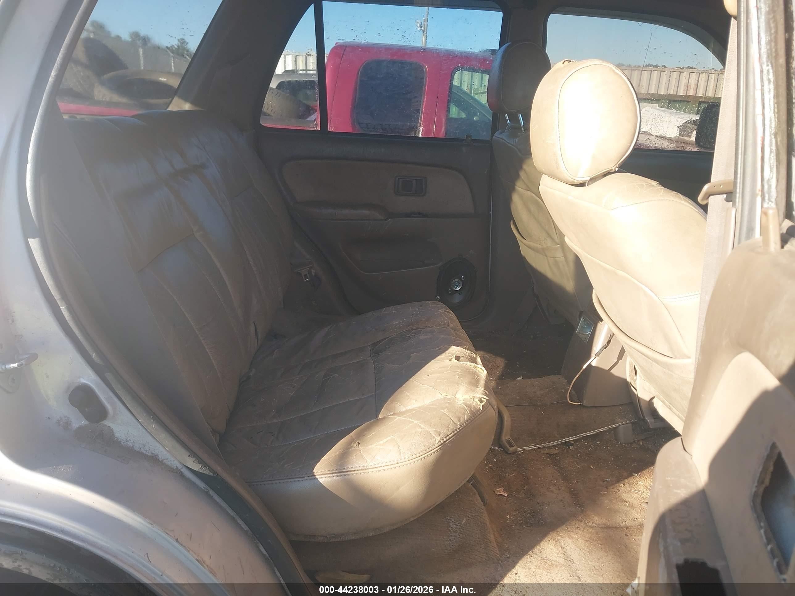 TOYOTA 4RUNNER image 8