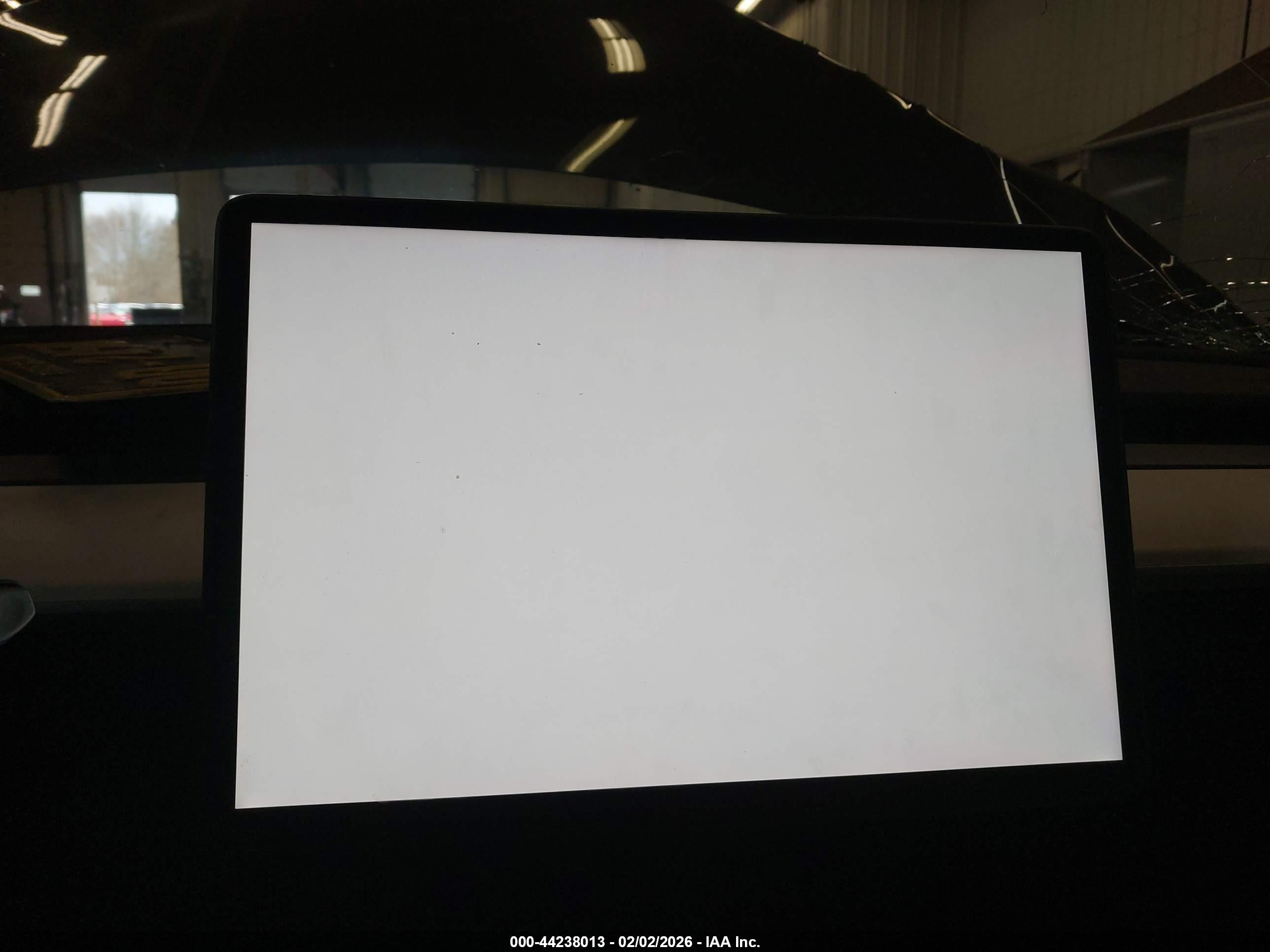 TESLA MODEL image 7